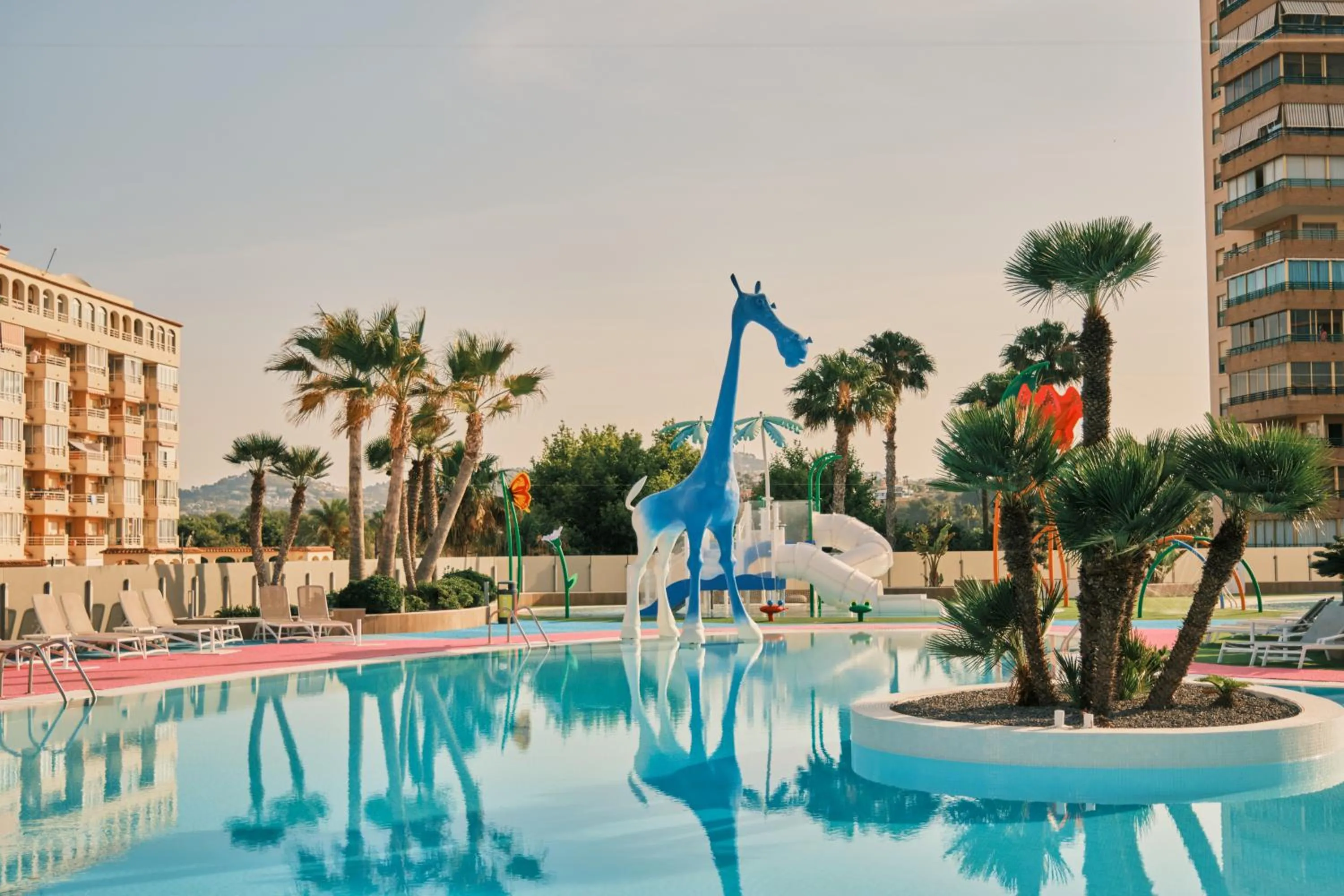 Pool view in ESTIMAR Calpe Suitopia