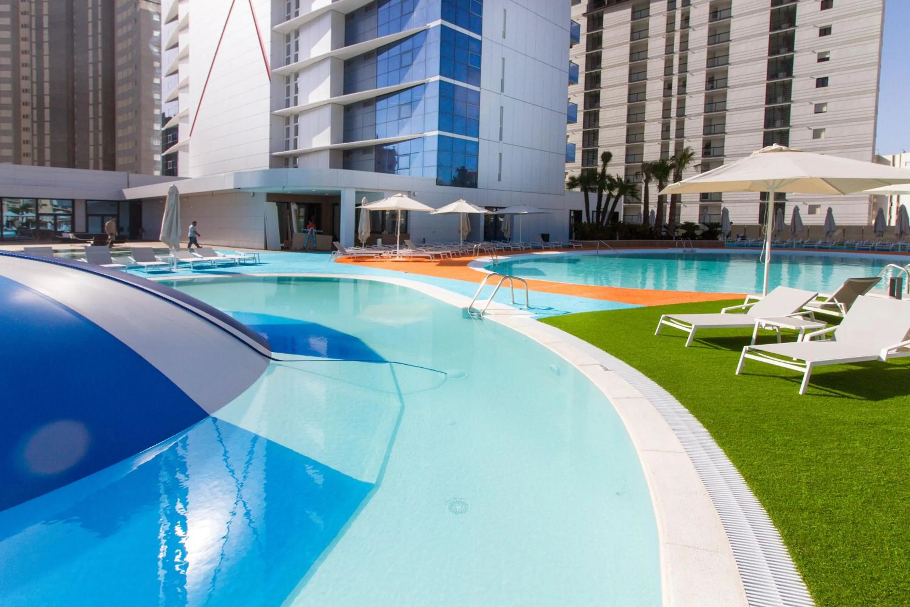 Pool view in ESTIMAR Calpe Suitopia