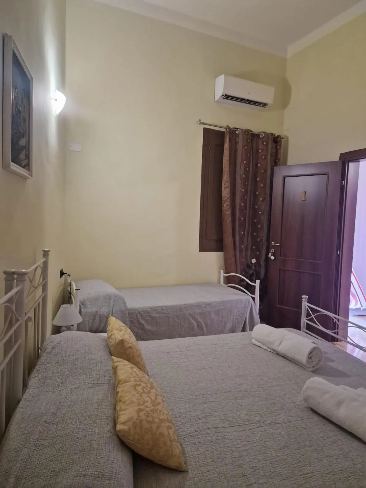 Photo of the whole room in Lu Zezzu