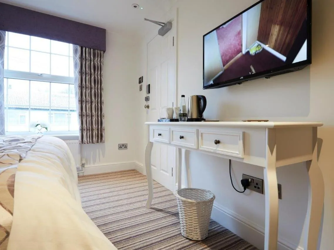 Bedroom in The Rose and Crown