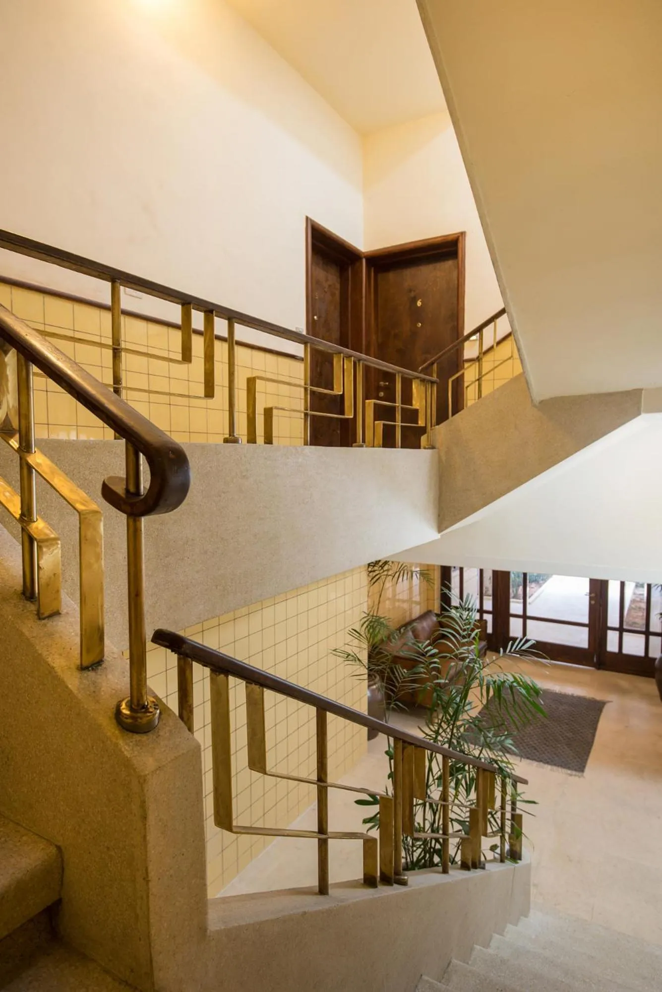 Facade/entrance in Reines5 TLV