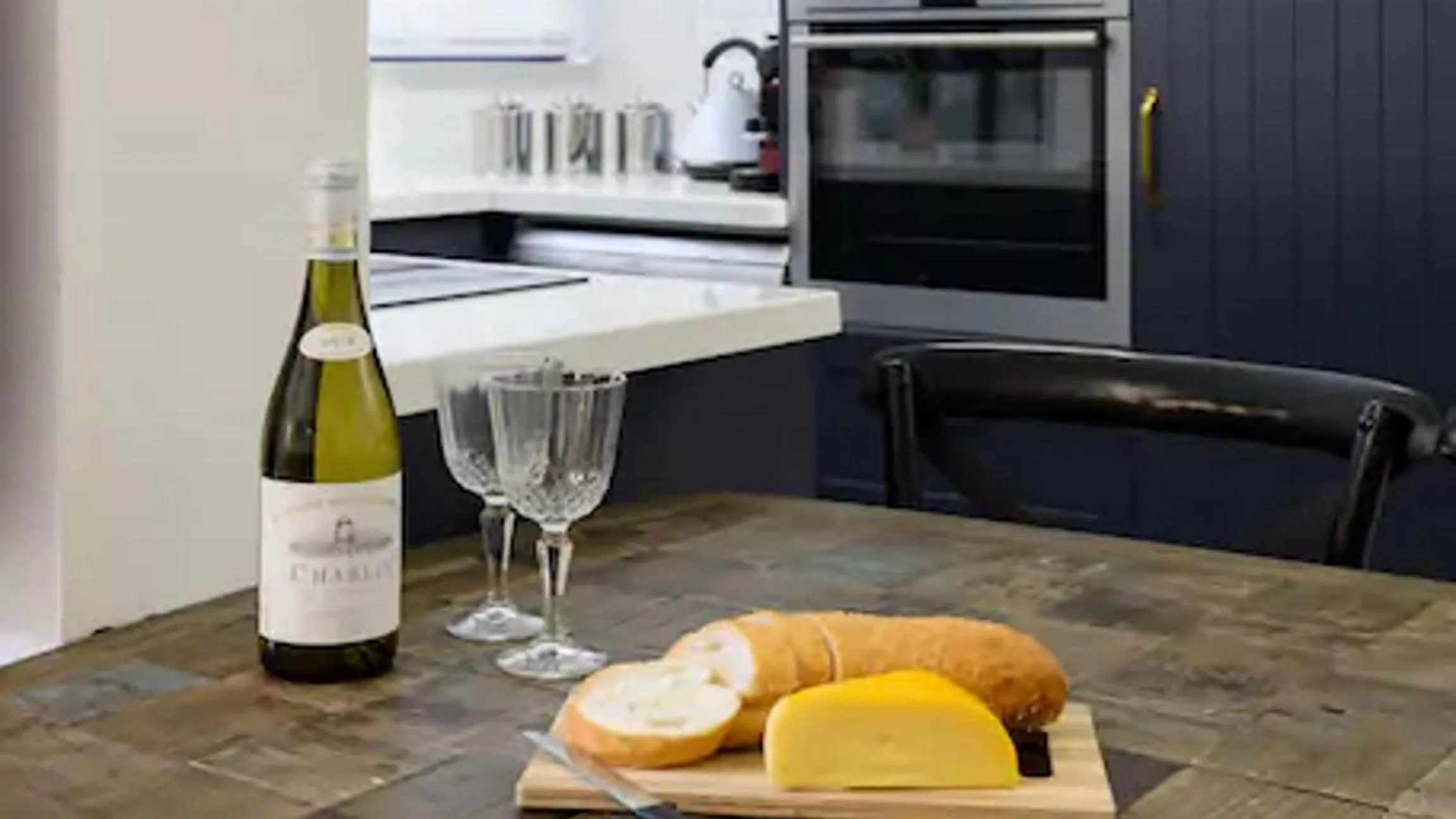 Kitchen or kitchenette in Reines5 TLV