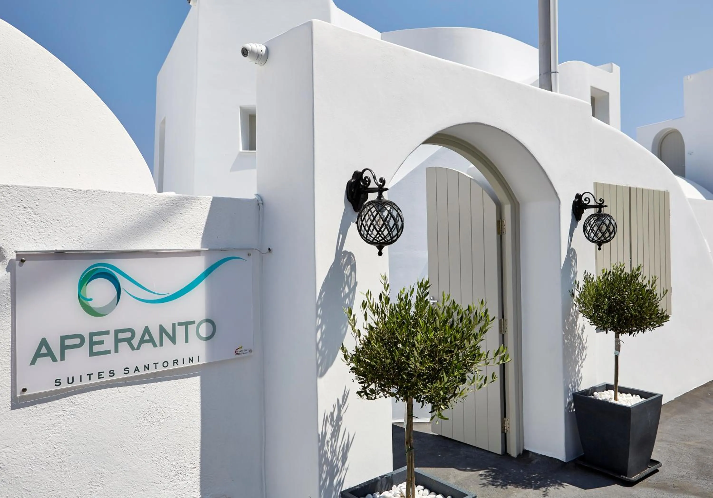 Facade/entrance in Aperanto Suites
