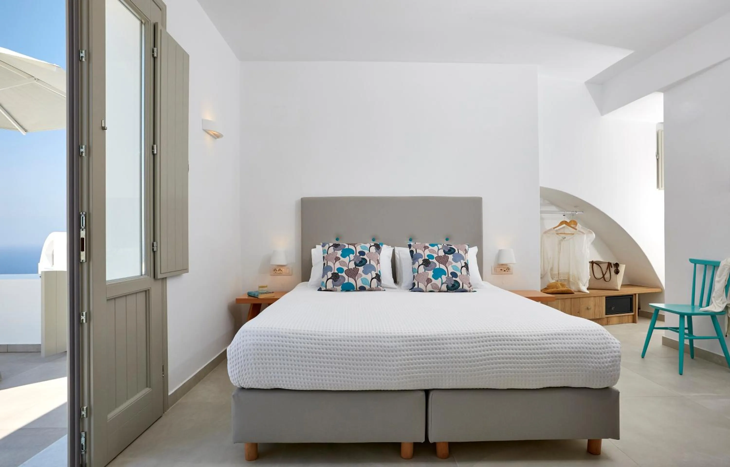 Bedroom, Bed in Aperanto Suites