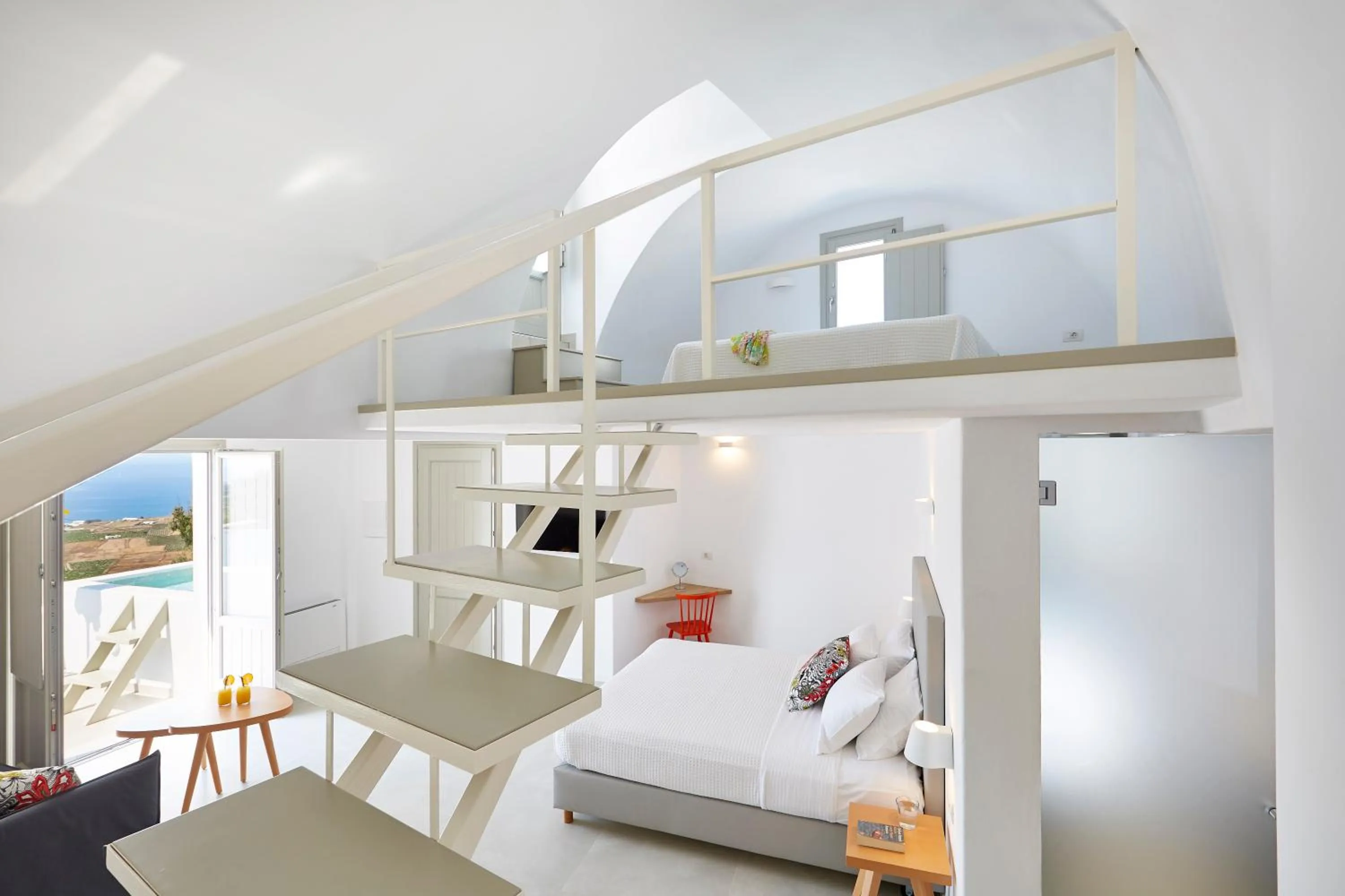 Photo of the whole room, Bed in Aperanto Suites