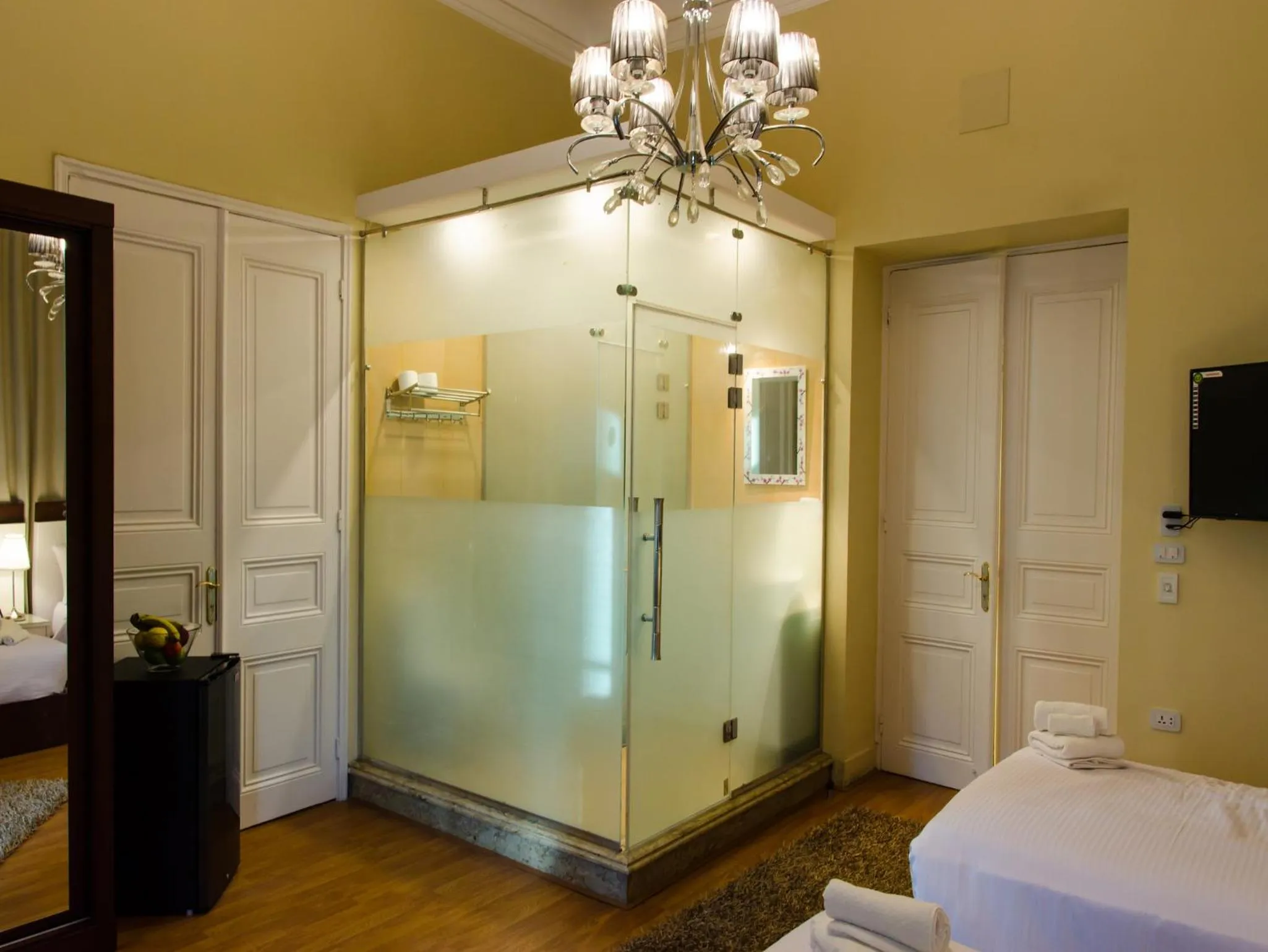Bathroom, Bed in Grand Agor Hotel Cairo