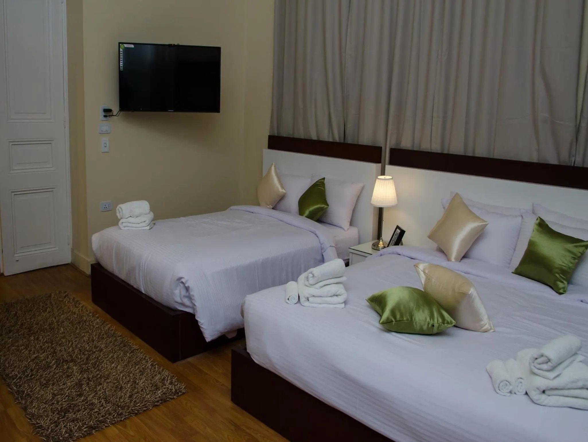 Photo of the whole room, Bed in Grand Agor Hotel Cairo