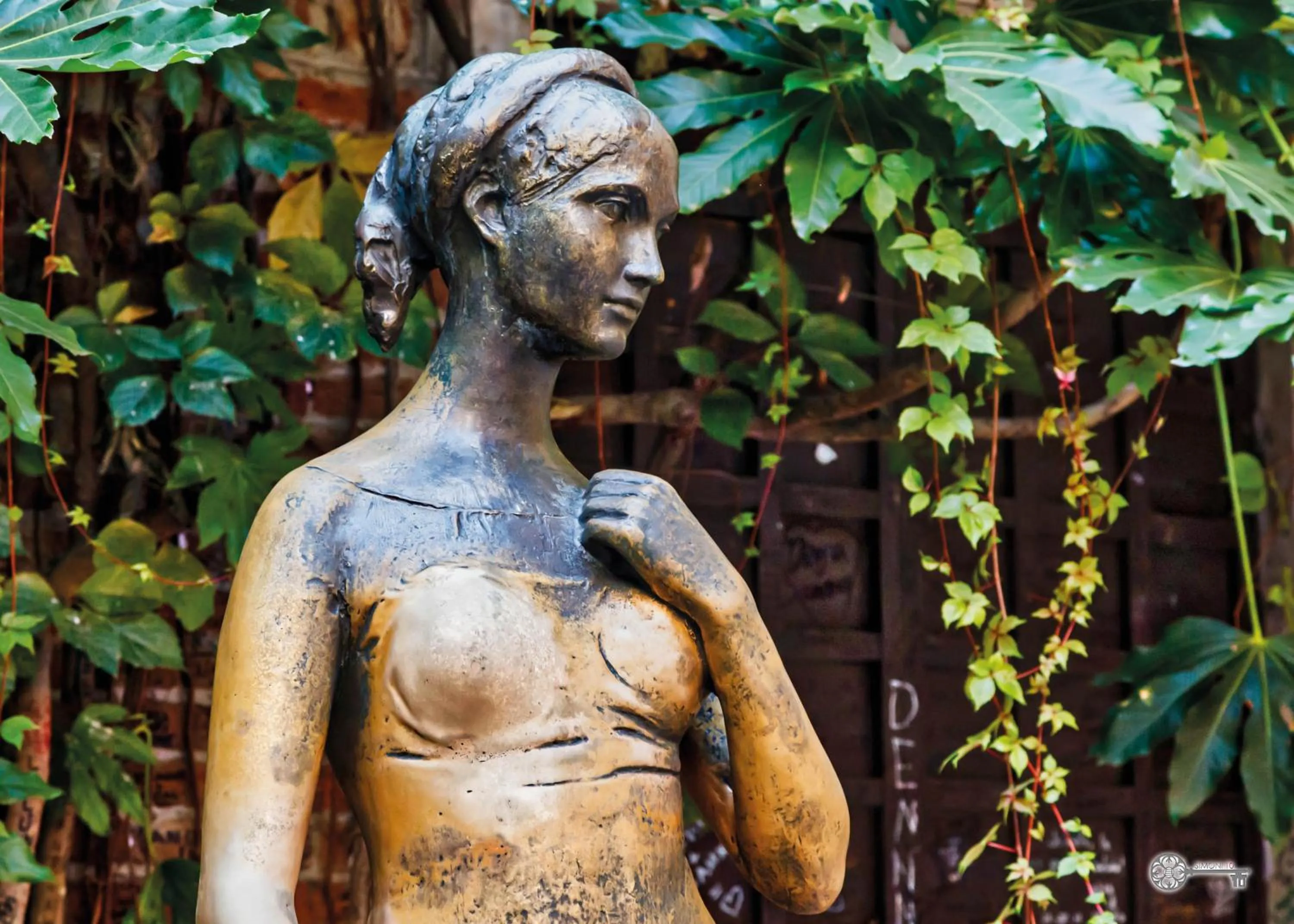 Nearby landmark in Simoni 10