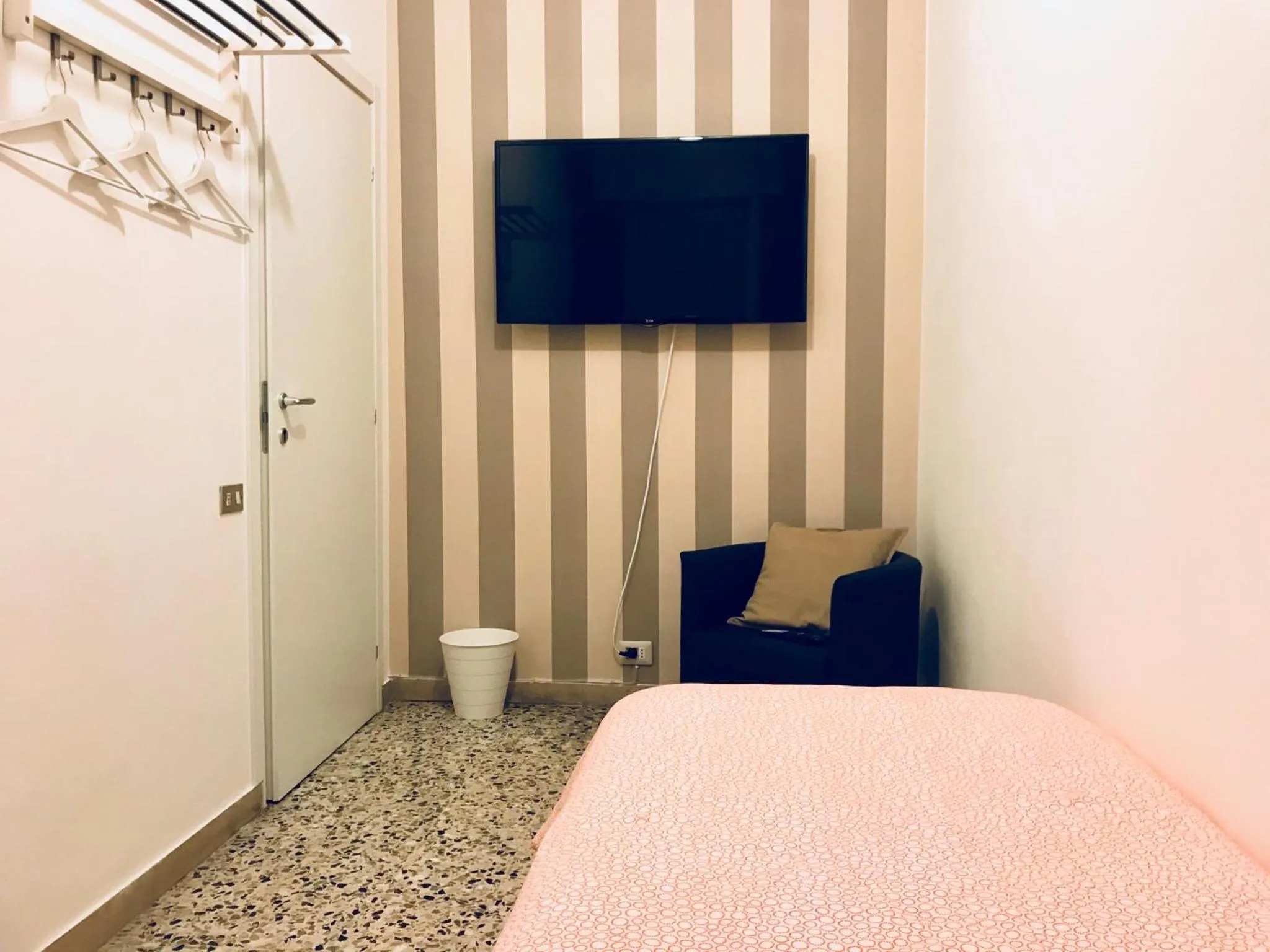 Bedroom, Bed in Simoni 10