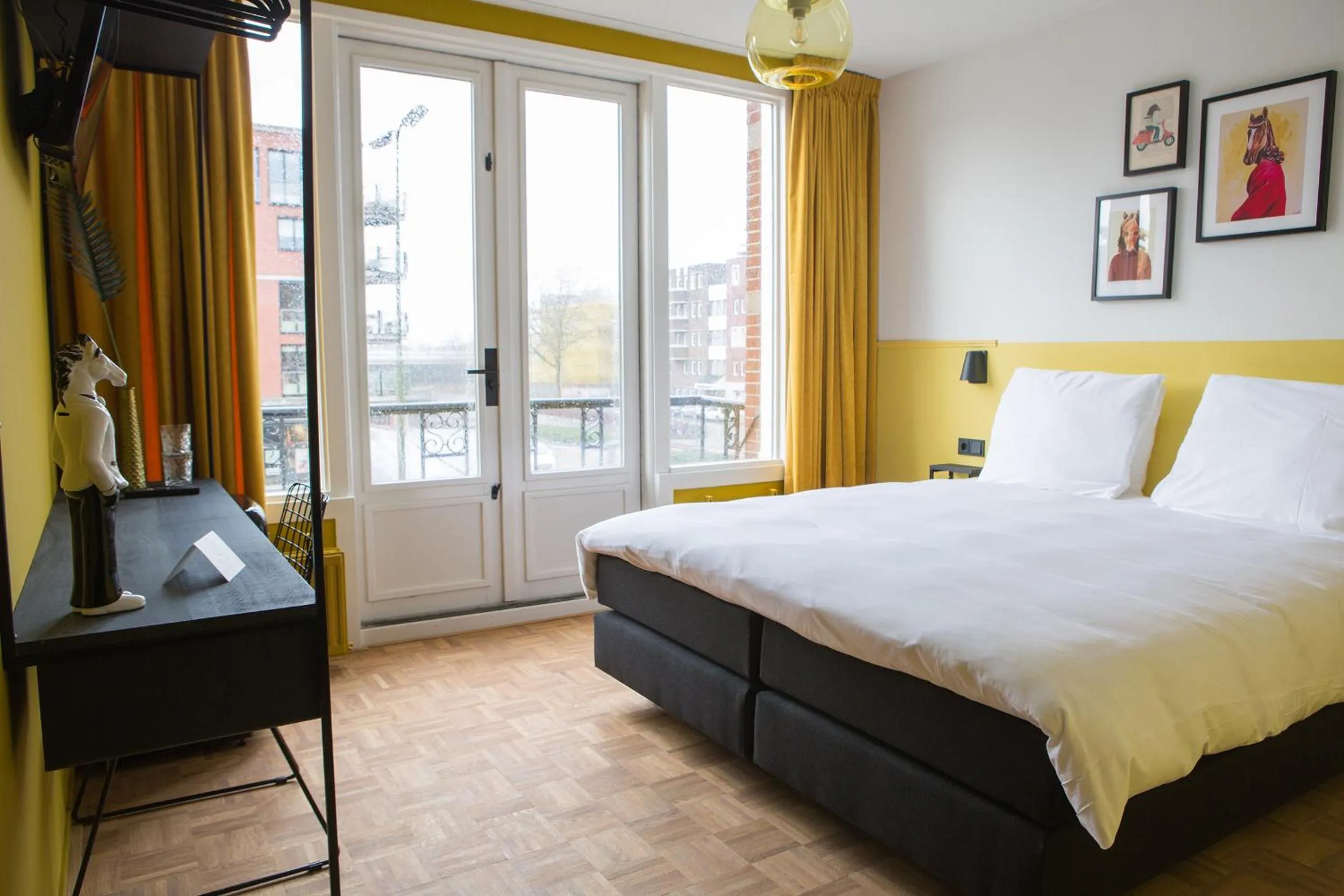 Photo of the whole room, Bed in Little Duke Hotel