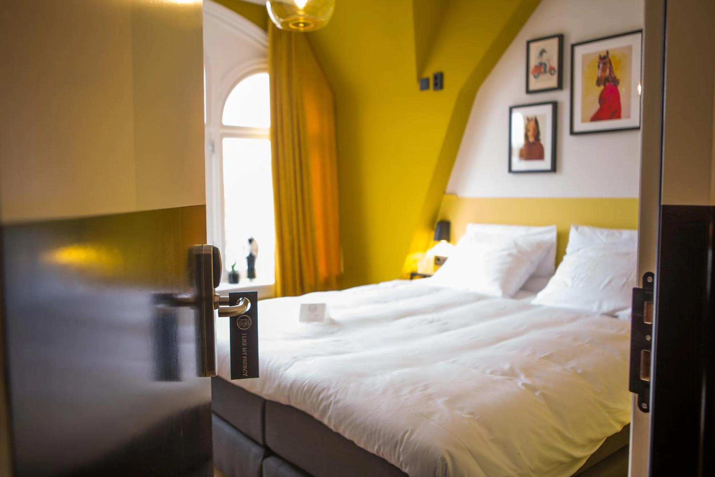 Bedroom, Bed in Little Duke Hotel