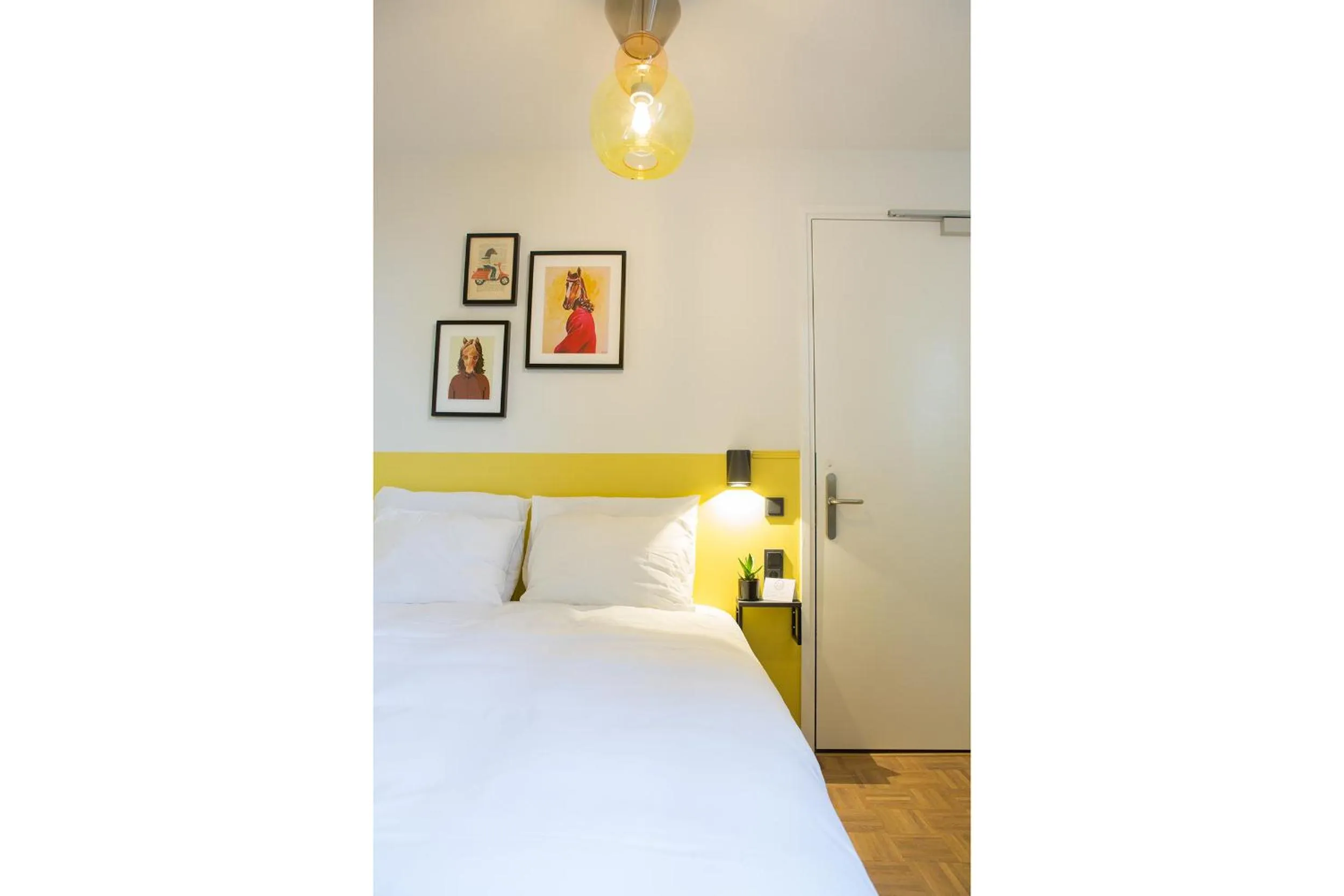 Bedroom, Bed in Little Duke Hotel