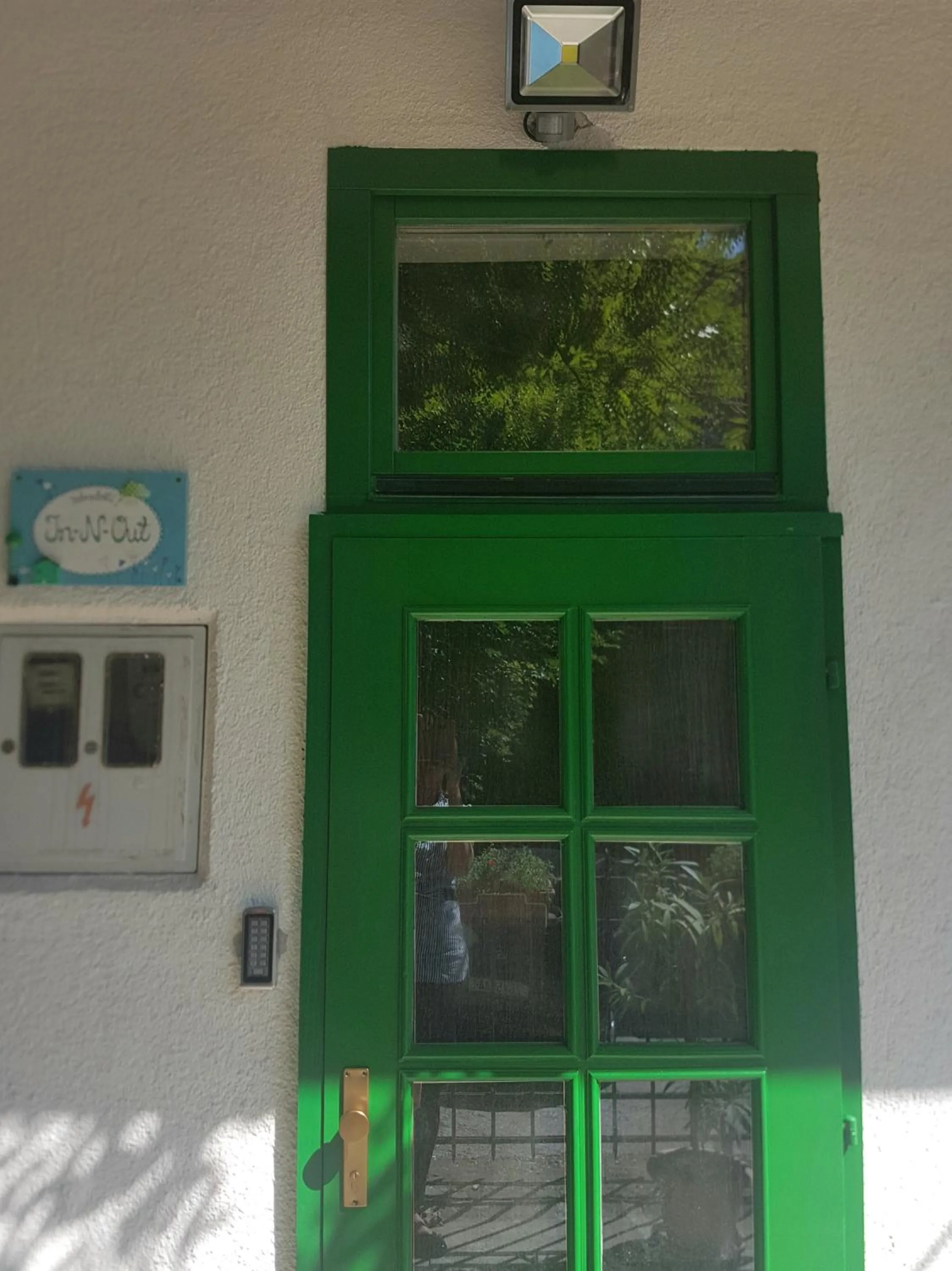 Facade/entrance in In-N-Out Ilica