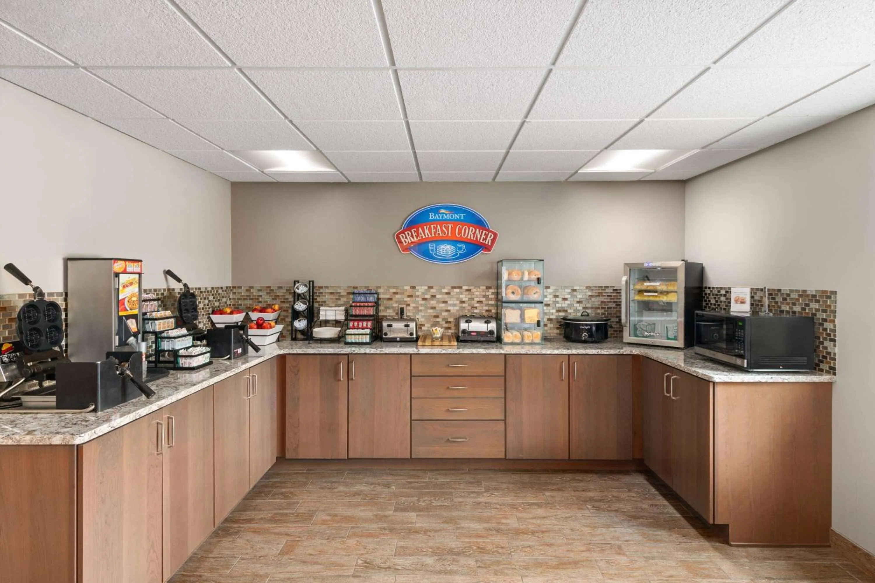 Breakfast in Baymont by Wyndham Mt. Pleasant