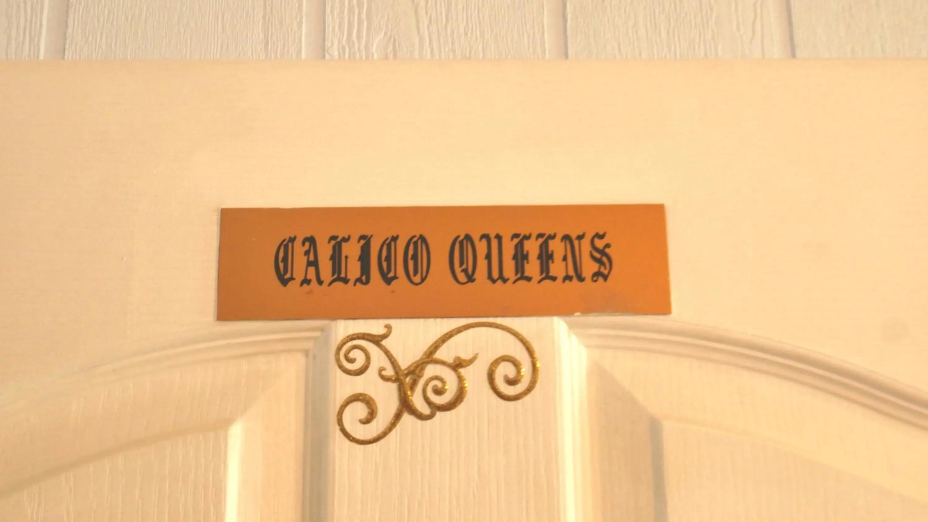 Logo/Certificate/Sign in Tombstone Bordello Bed & Breakfast