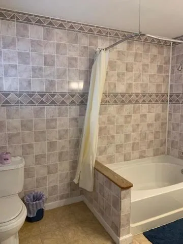 Bathroom in Tombstone Bordello Bed & Breakfast
