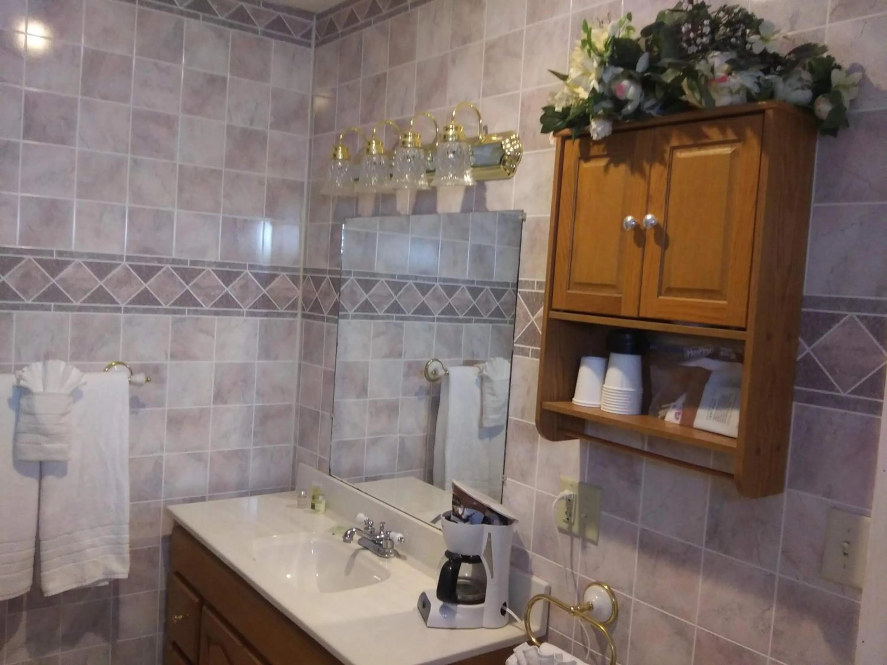 Bathroom in Tombstone Bordello Bed & Breakfast