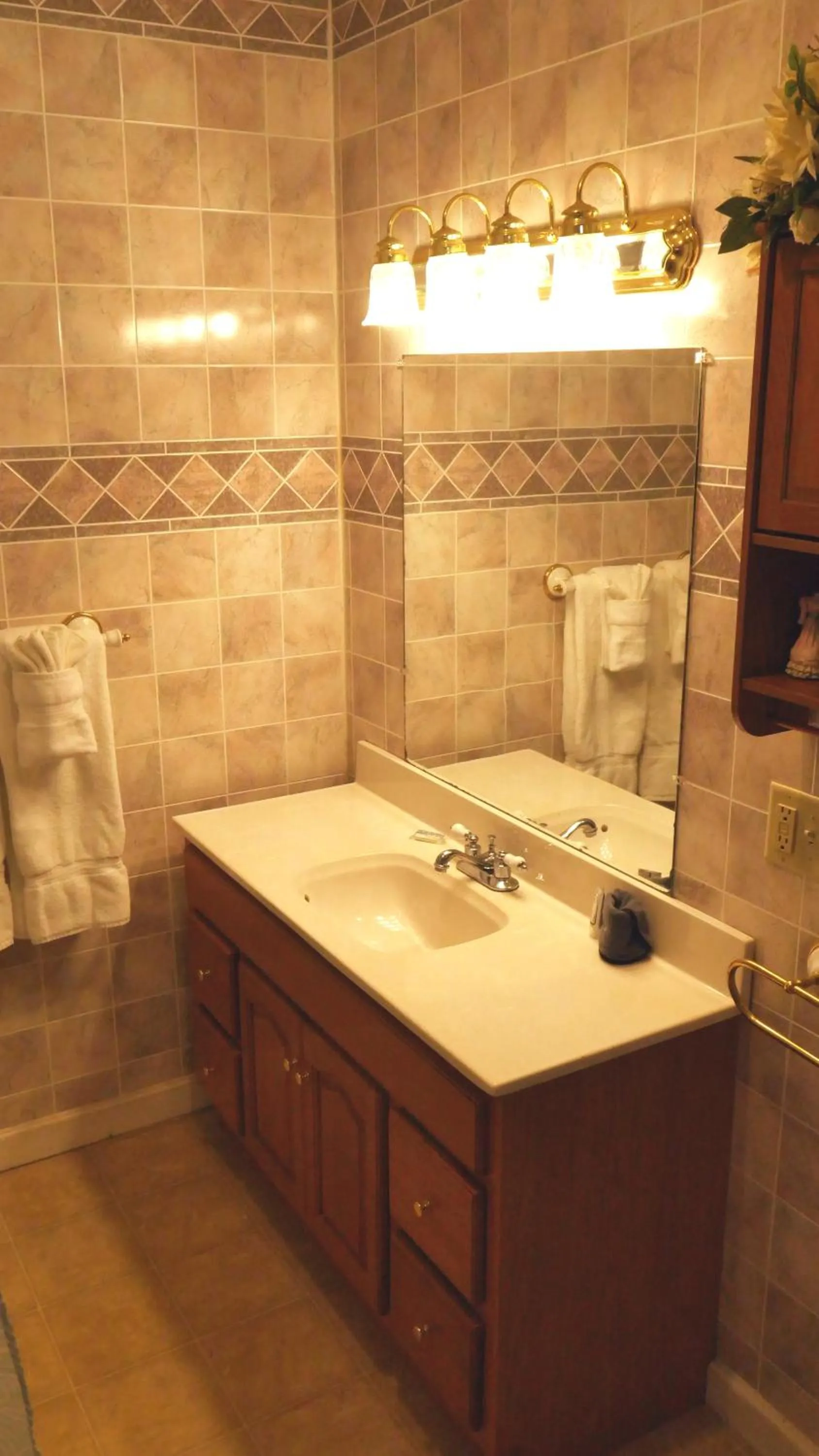 Bathroom in Tombstone Bordello Bed & Breakfast