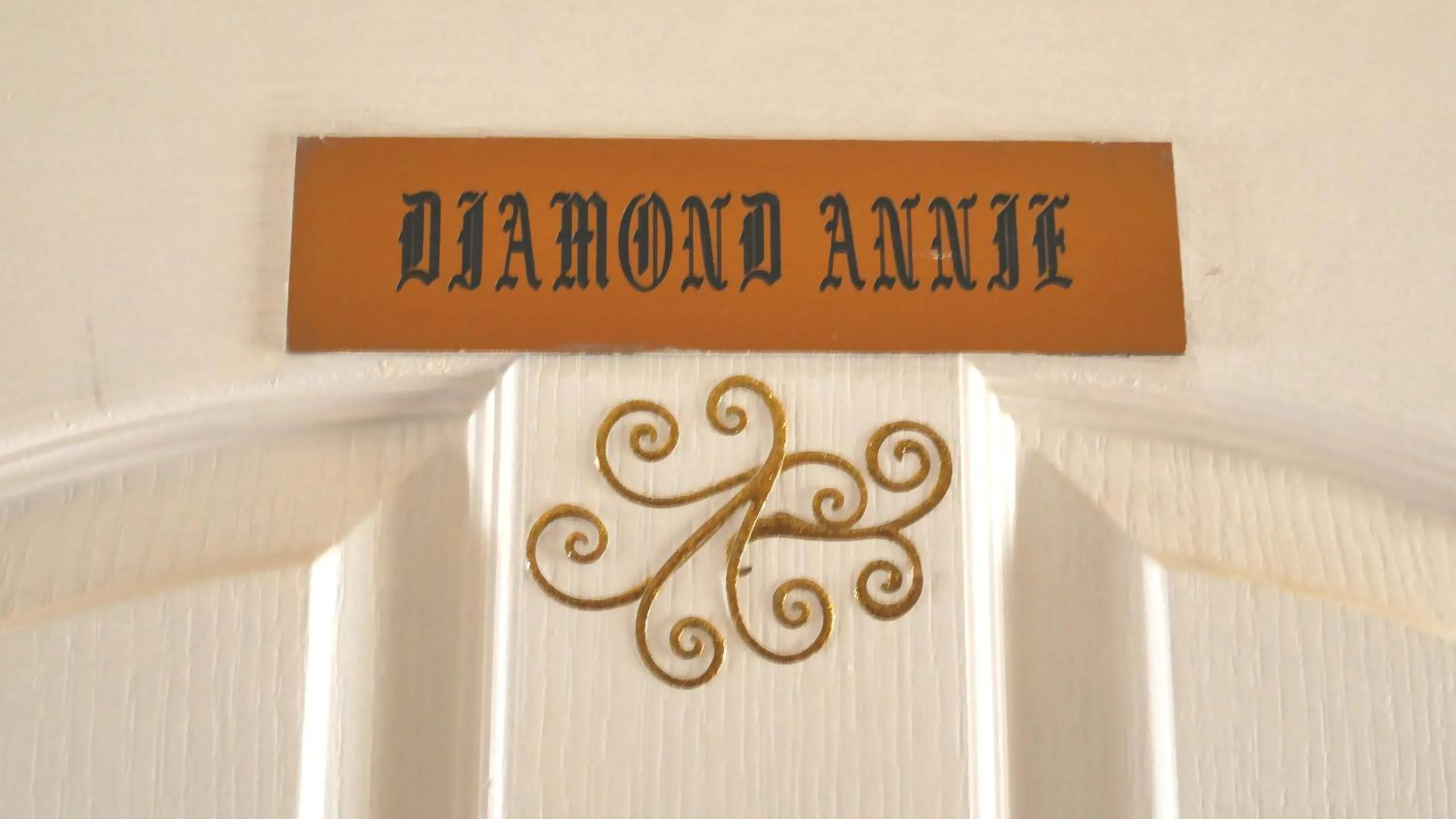 Decorative detail in Tombstone Bordello Bed & Breakfast