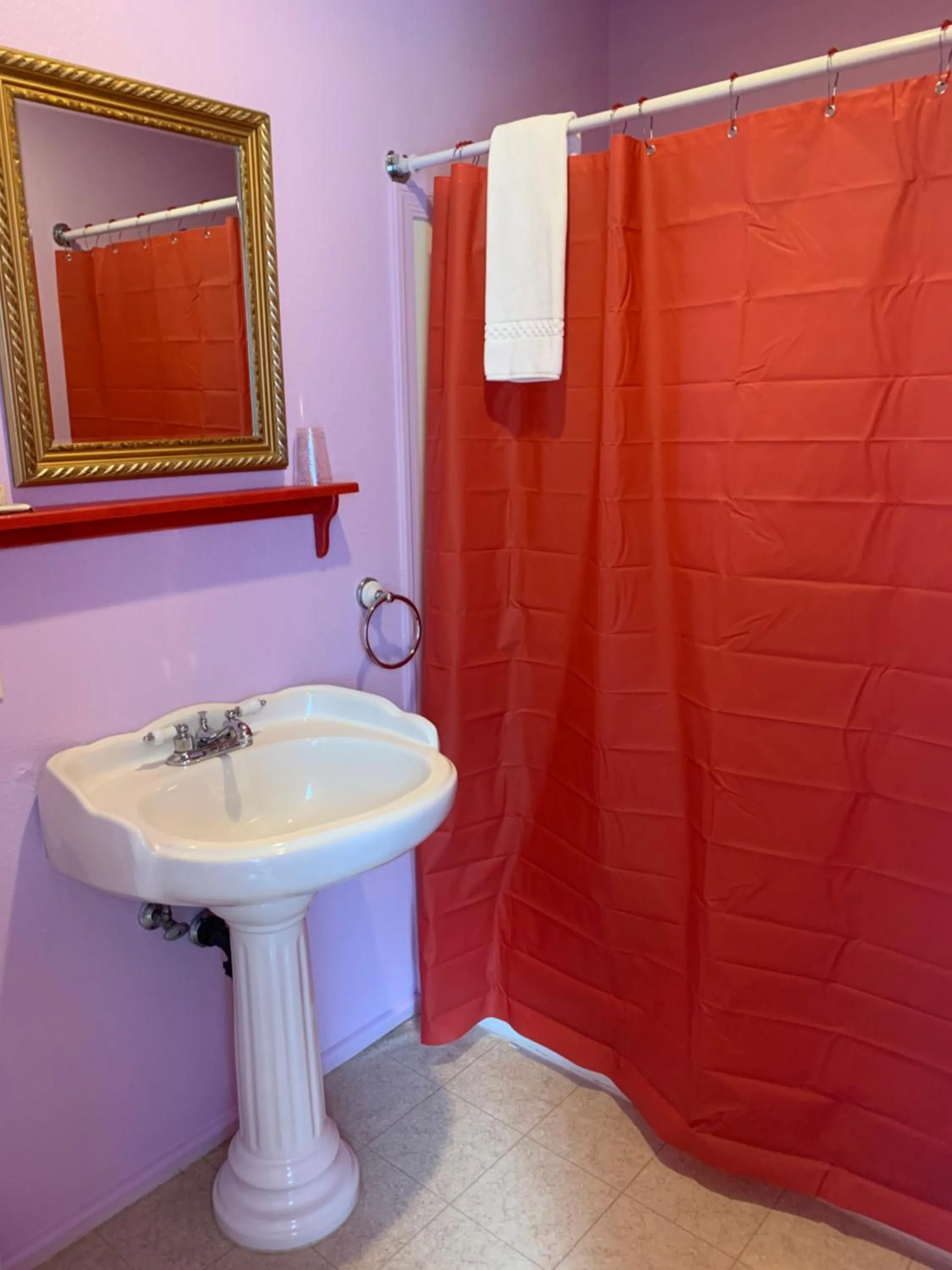 Bathroom in Tombstone Bordello Bed & Breakfast