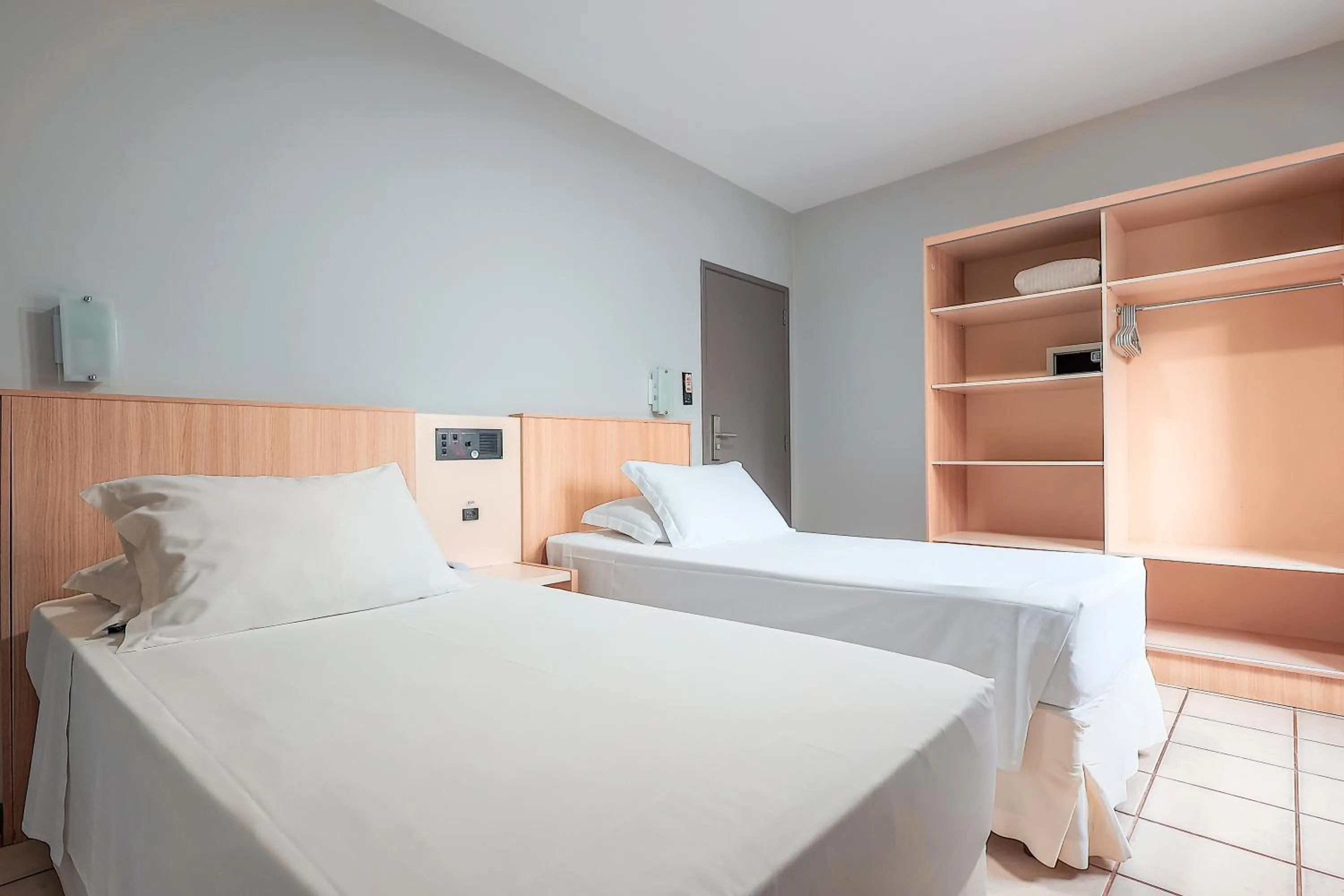 Bedroom, Bed in Hotel Sagres Praia