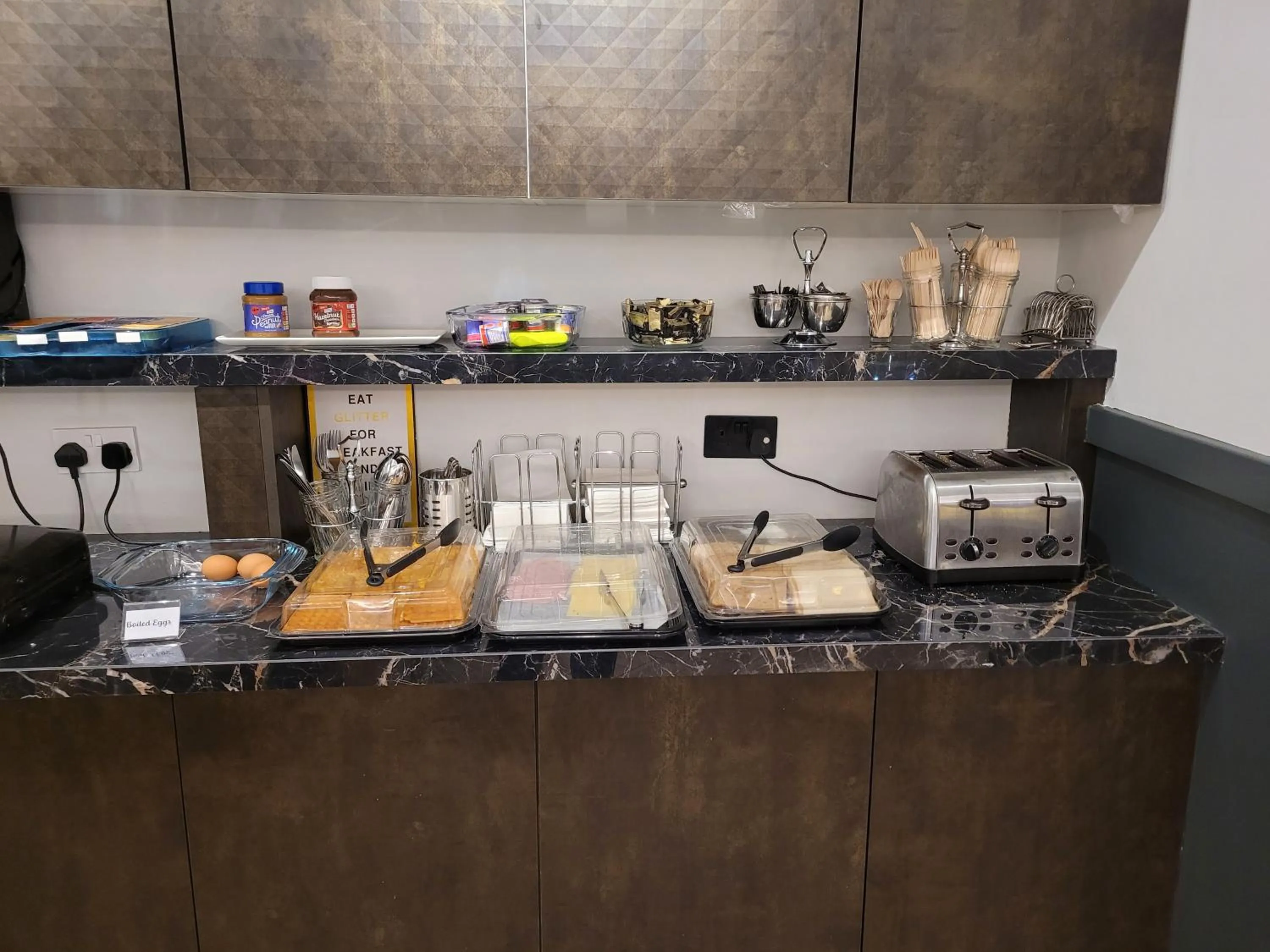 Breakfast in The Gatwick White House Hotel