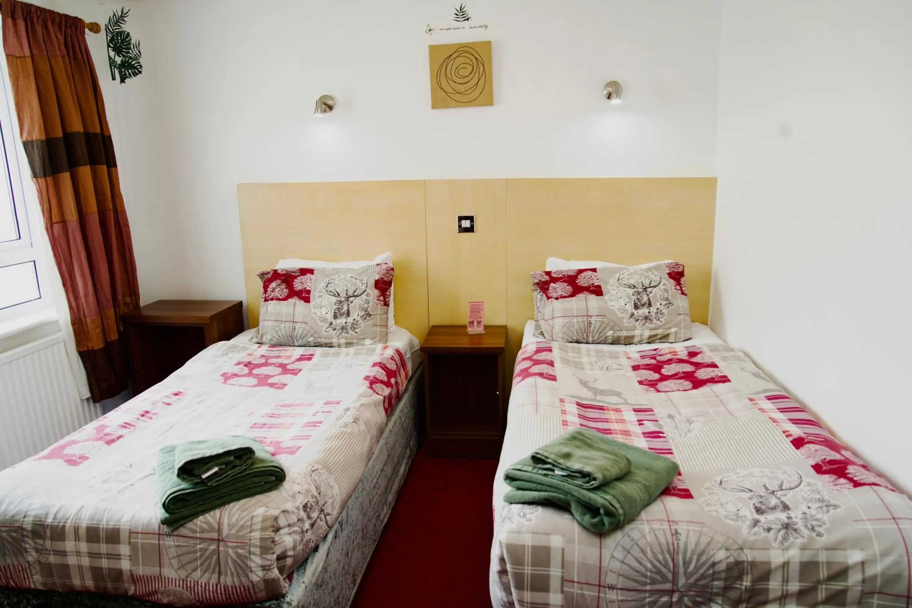 Bed in The Gatwick White House Hotel