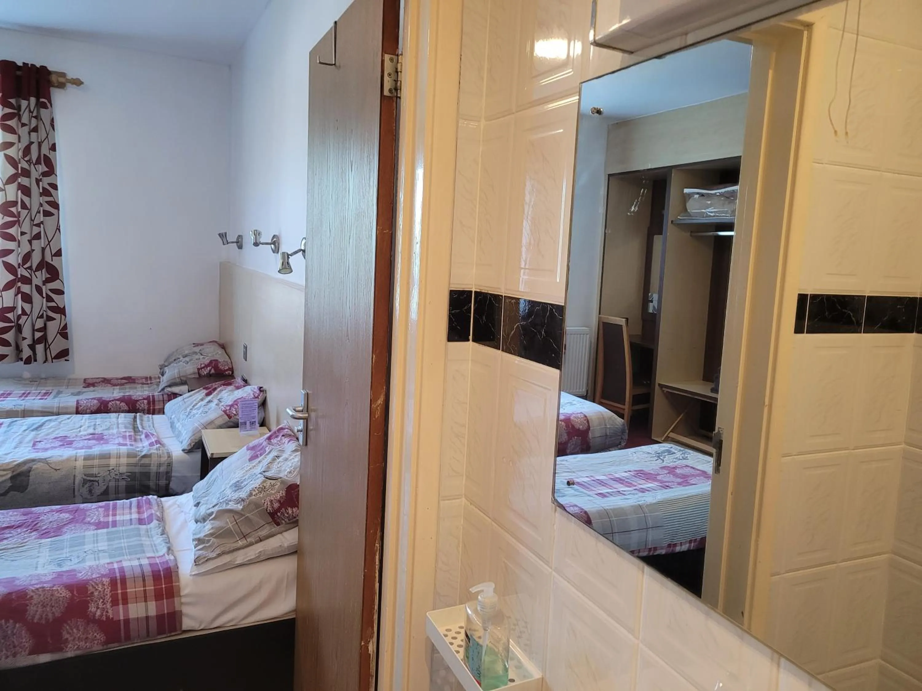 Decorative detail, Bed in The Gatwick White House Hotel