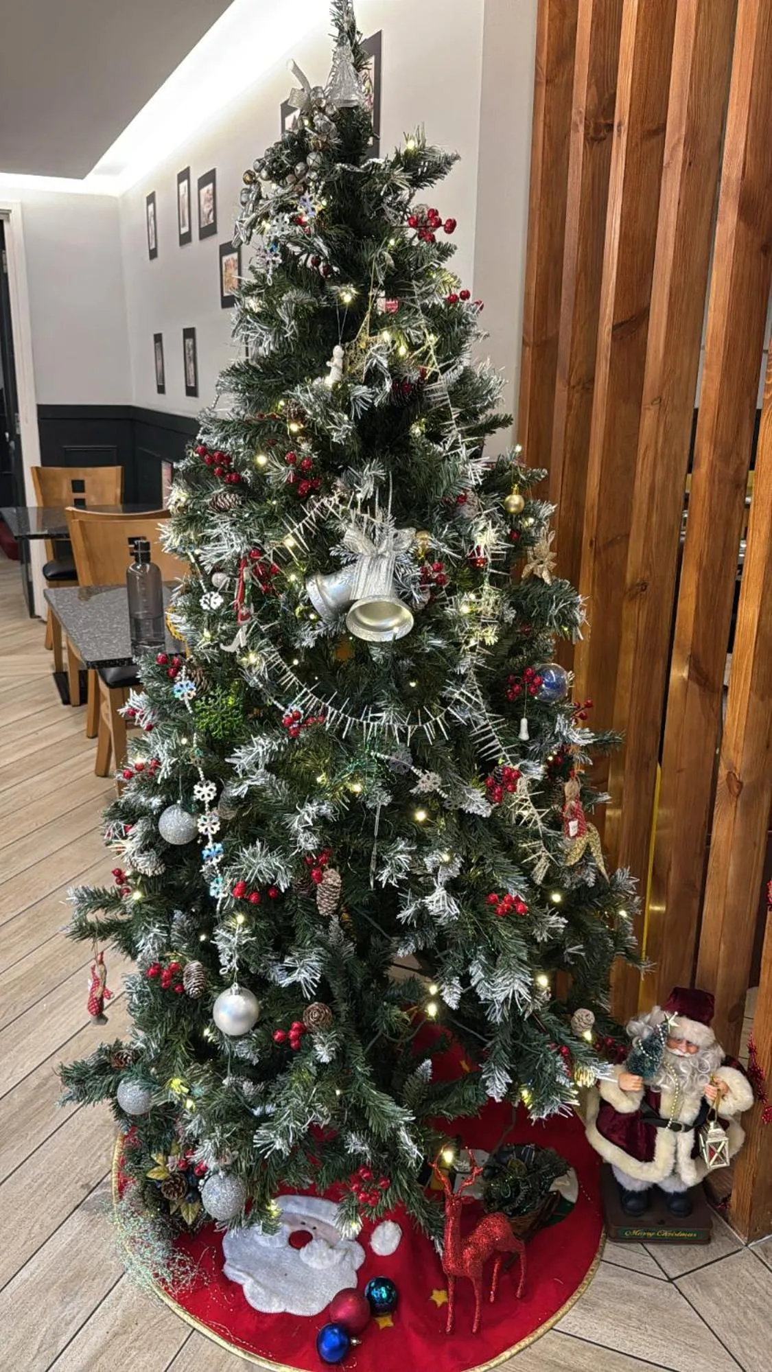Decorative detail in The Gatwick White House Hotel