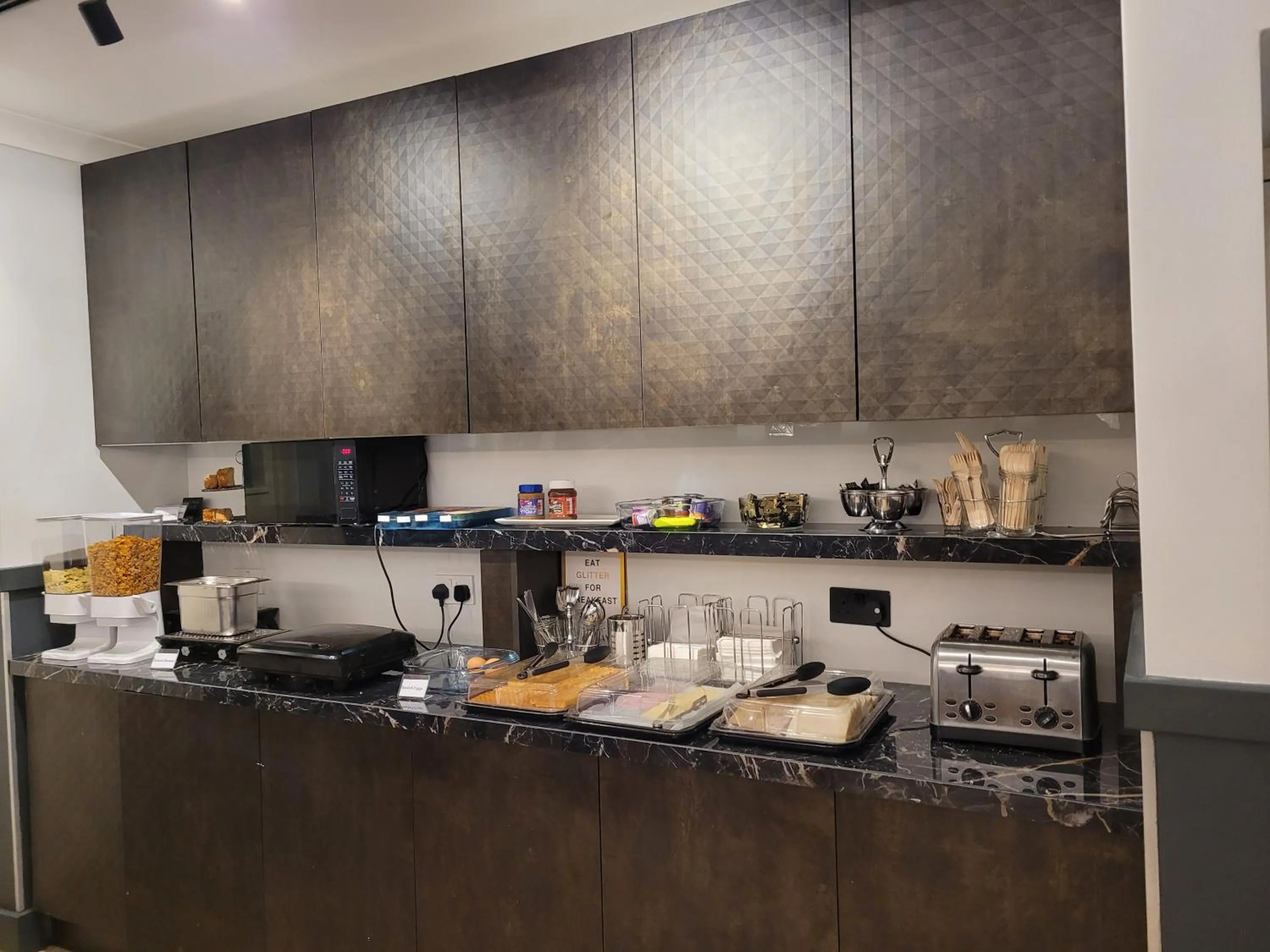 Breakfast in The Gatwick White House Hotel