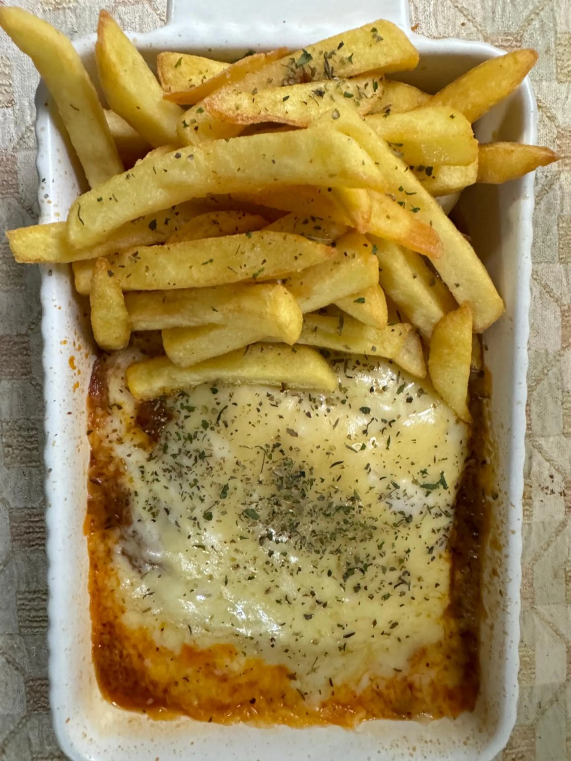 Restaurant/places to eat in The Gatwick White House Hotel