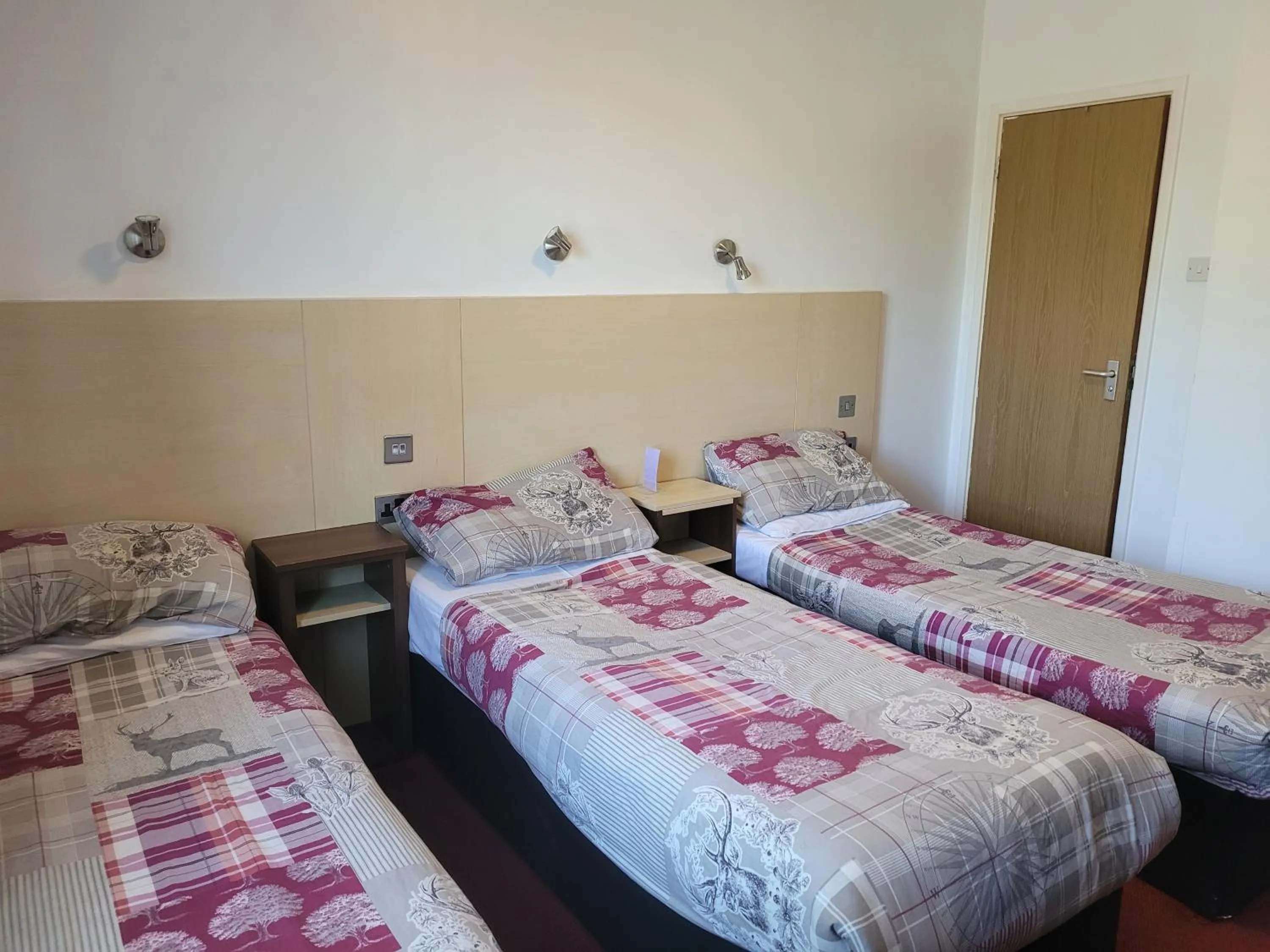 Bedroom, Bed in The Gatwick White House Hotel