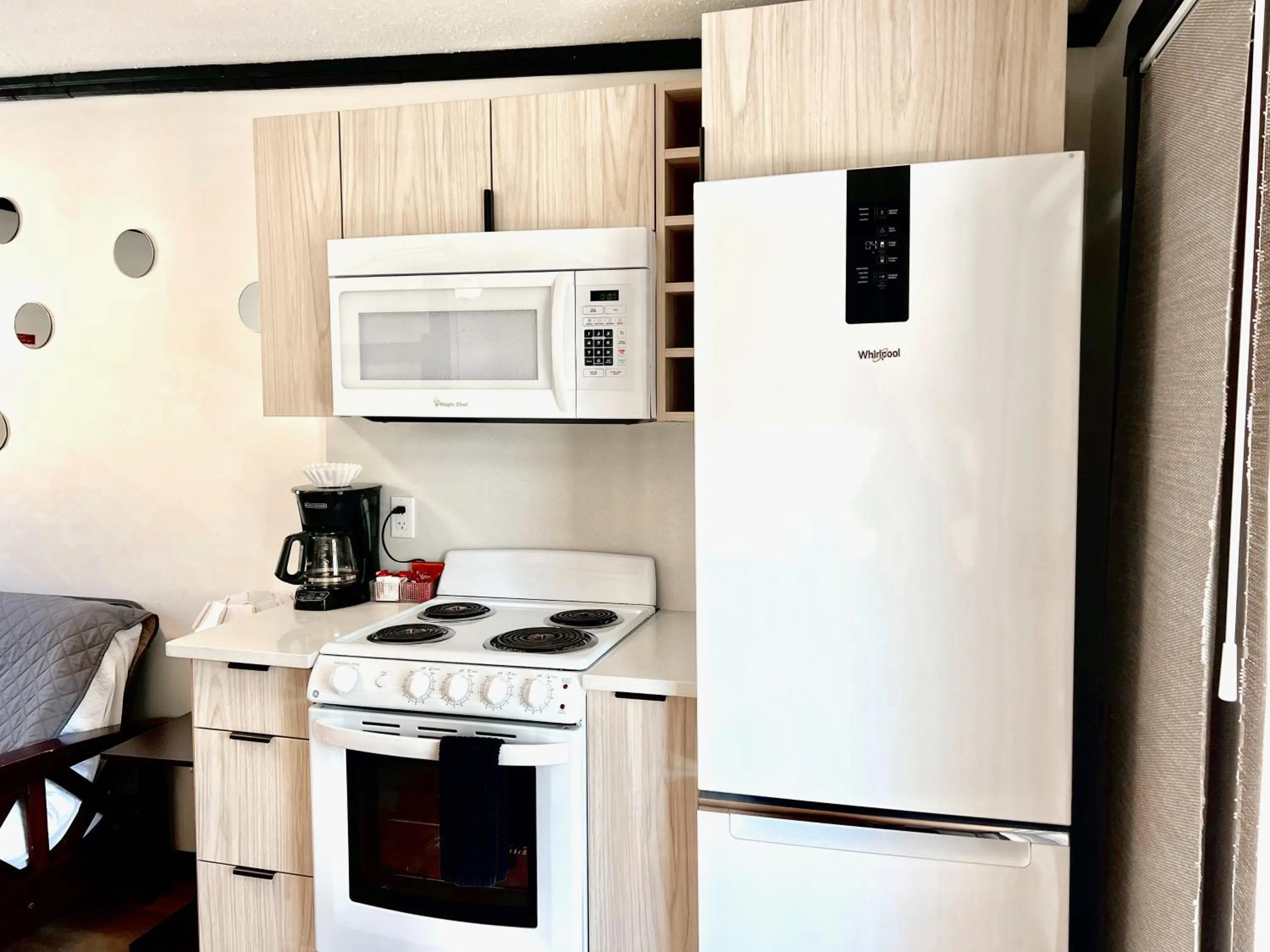 Coffee/tea facilities in Peachland Beach Resort