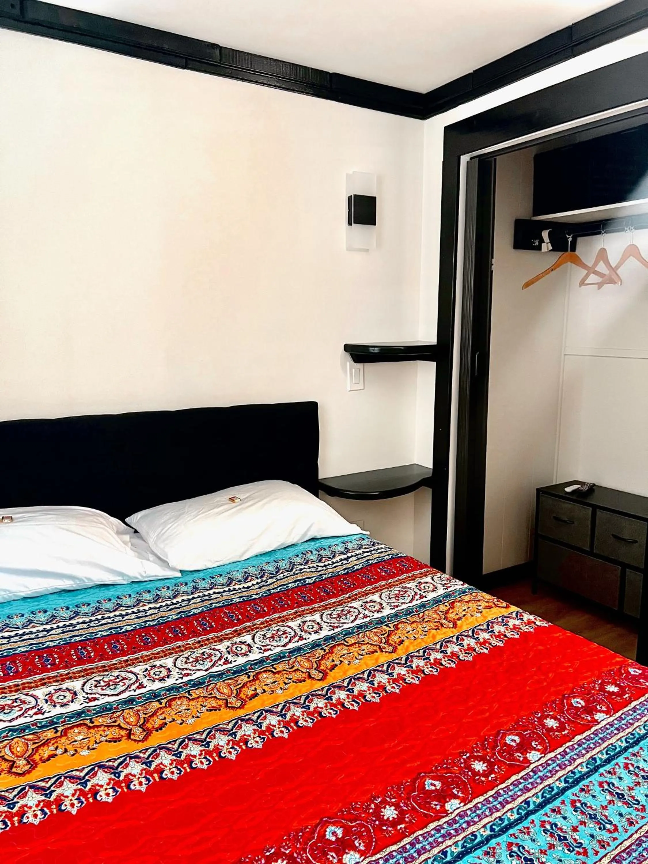 Bed in Peachland Beach Resort