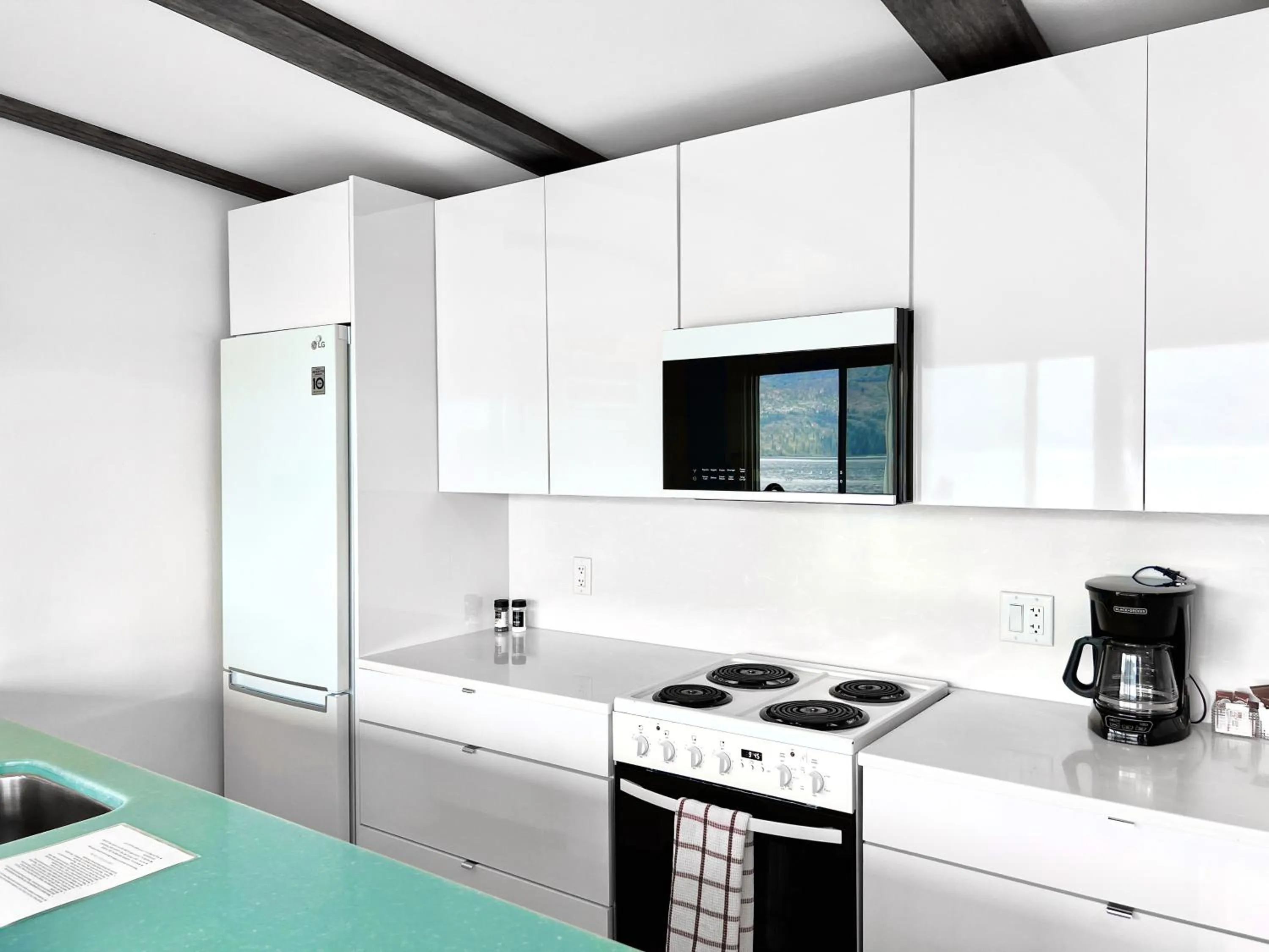 kitchen in Peachland Beach Resort