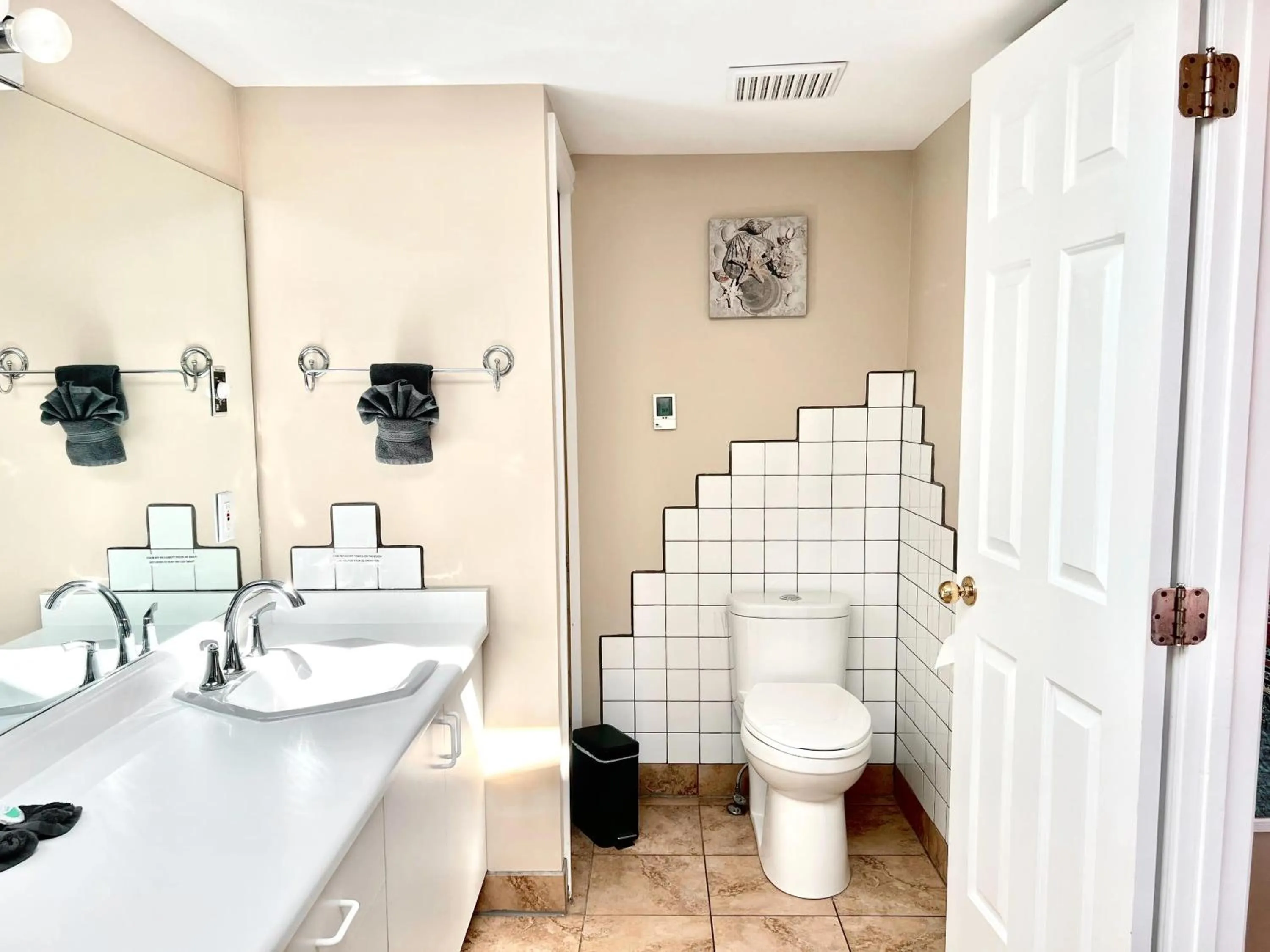 Bathroom in Peachland Beach Resort