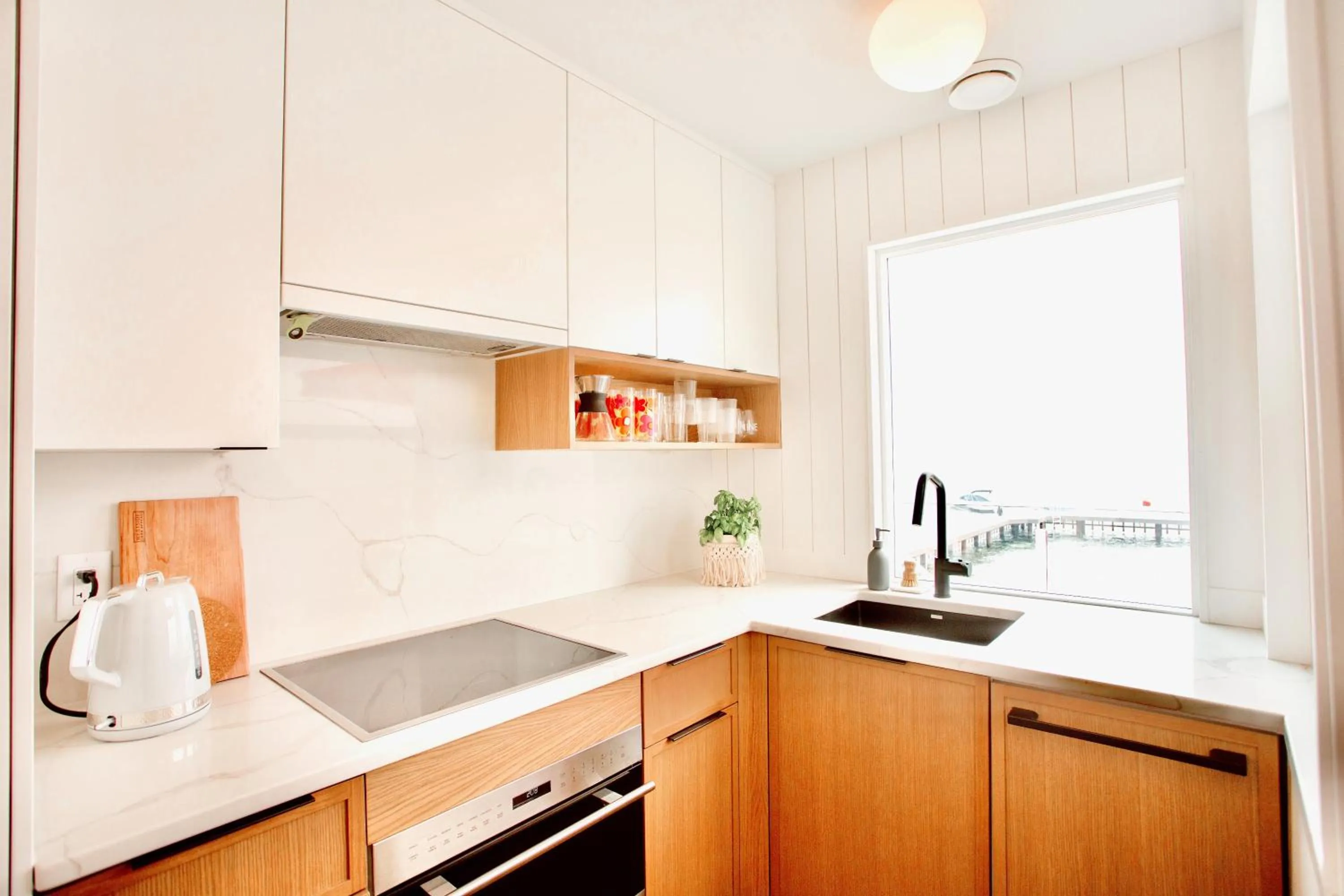 kitchen in Peachland Beach Resort