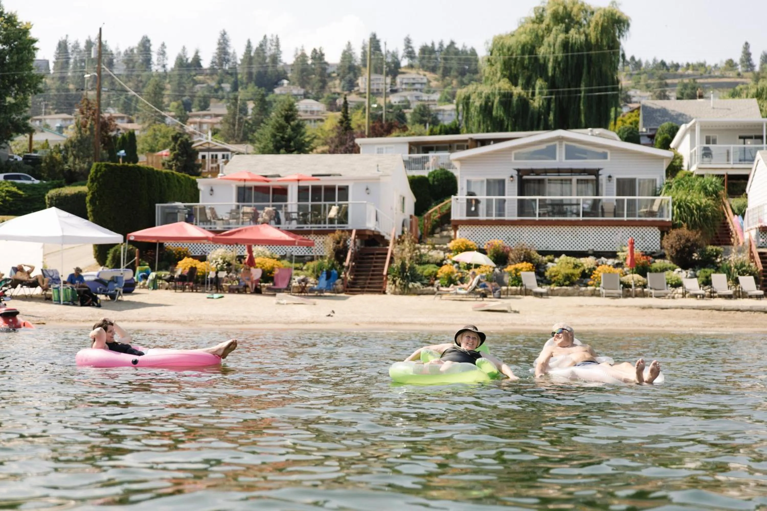 Day in Peachland Beach Resort