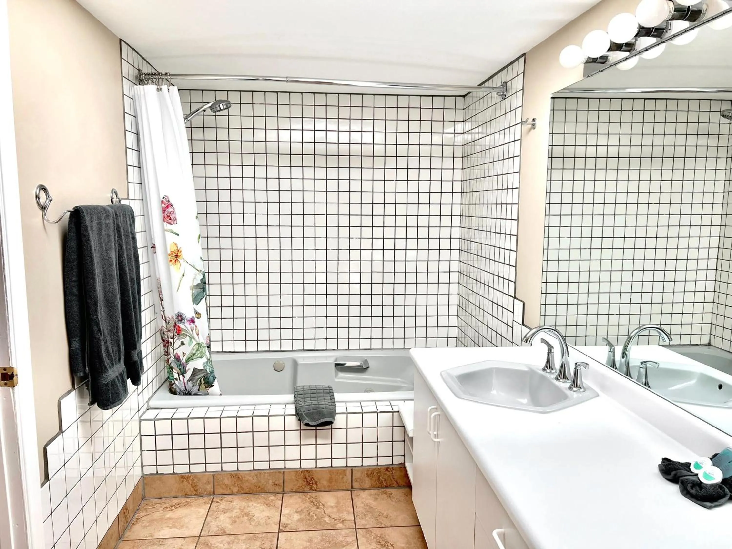 Bathroom in Peachland Beach Resort