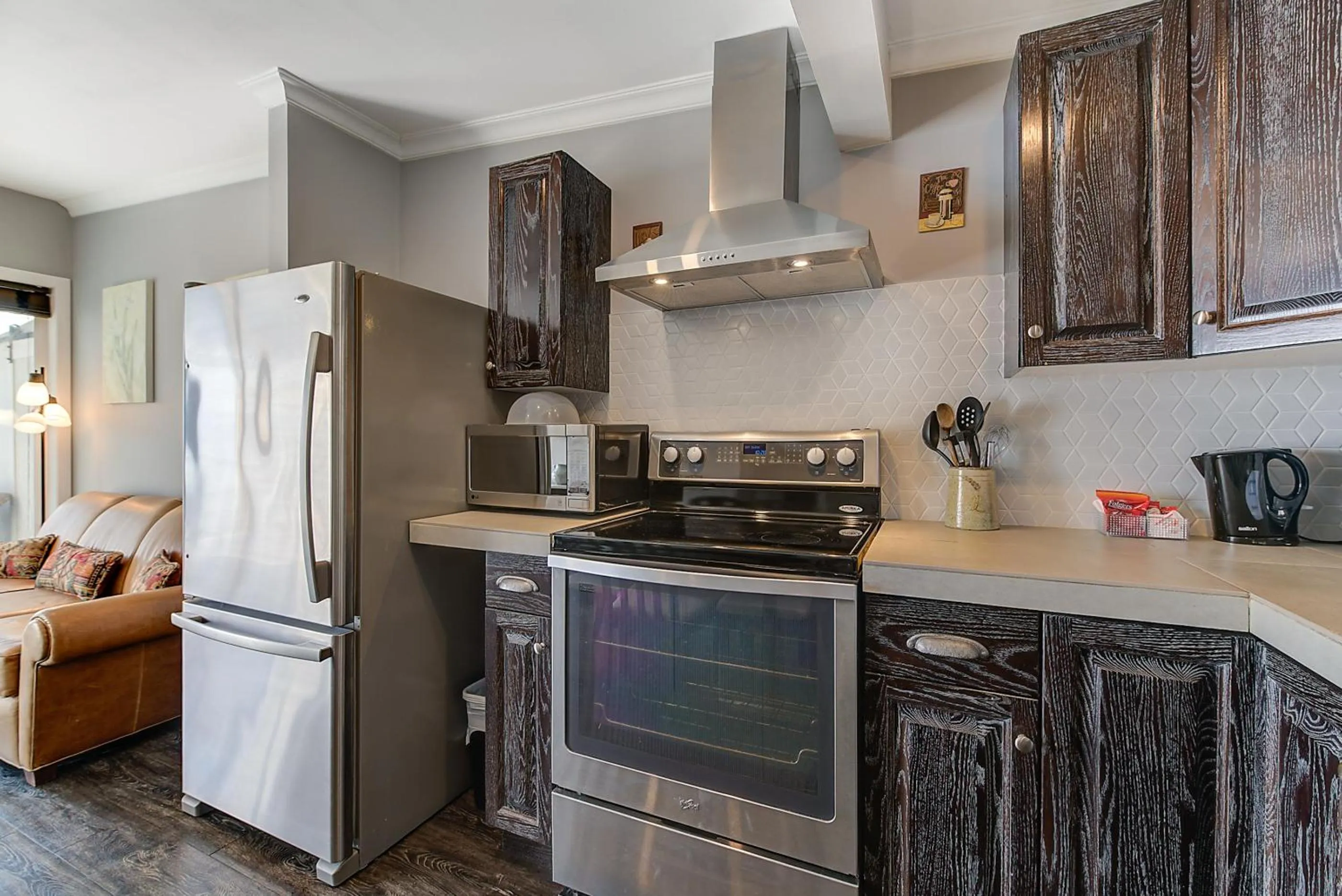 oven in Peachland Beach Resort