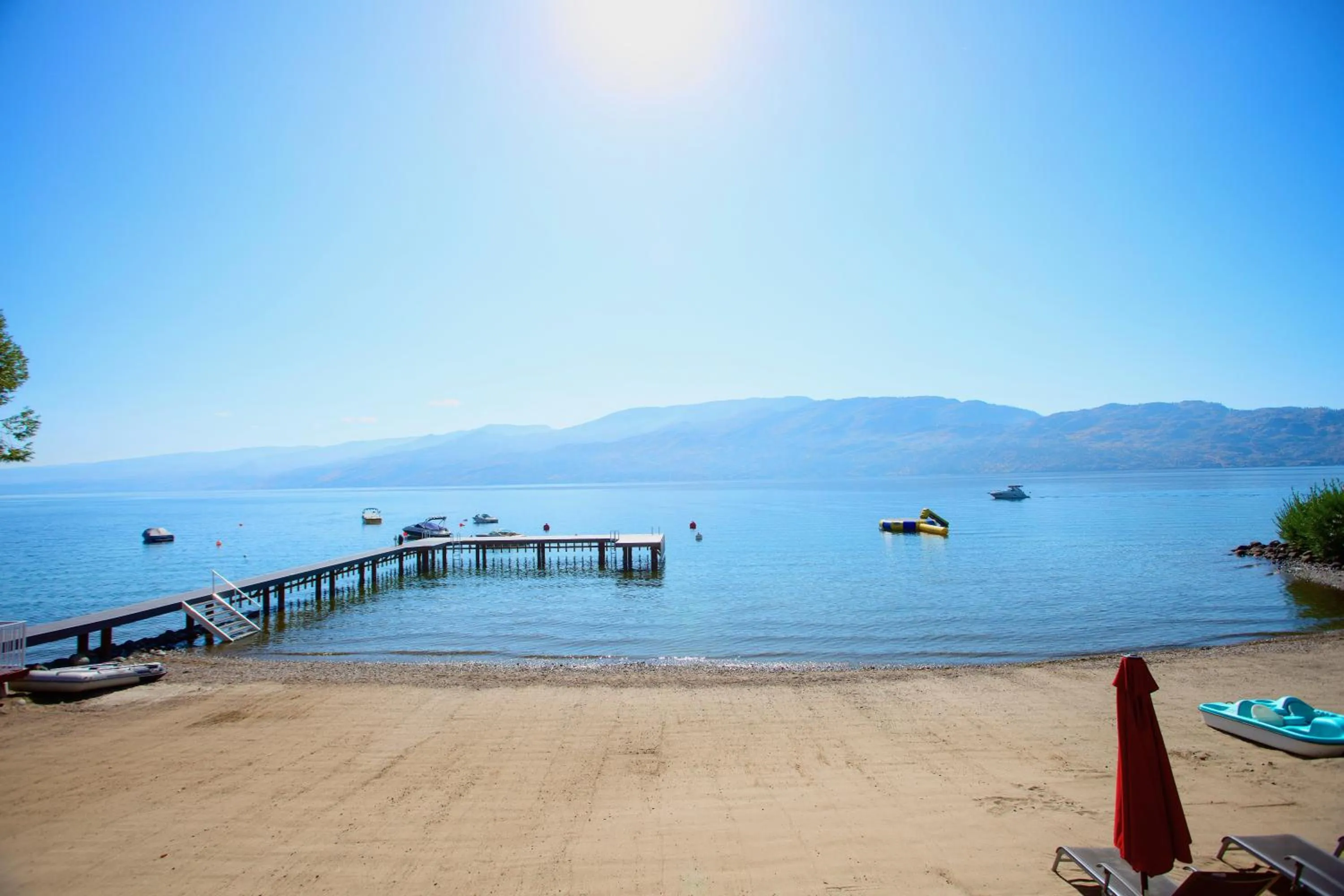 Lake view in Peachland Beach Resort