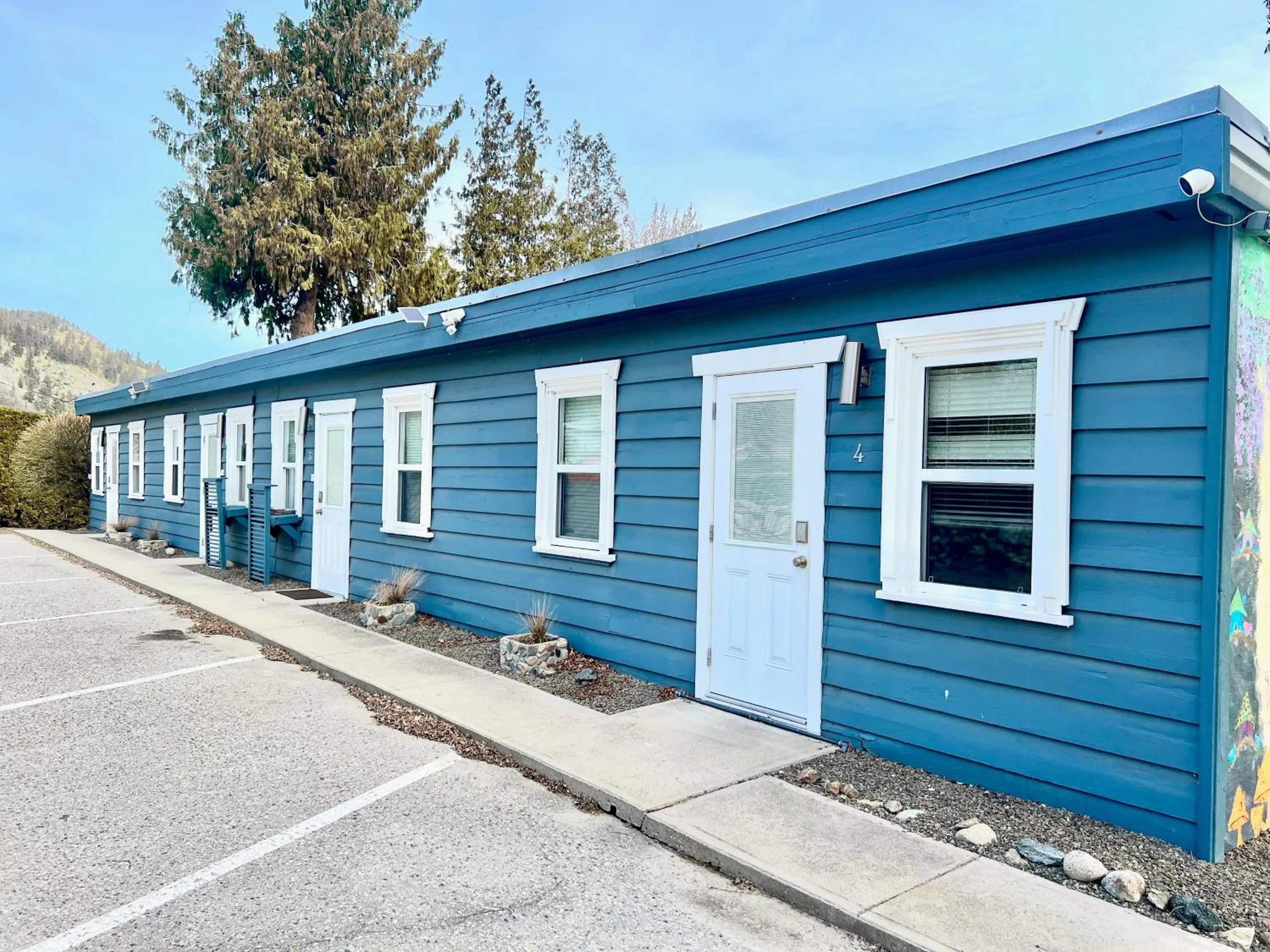 Property building in Peachland Beach Resort