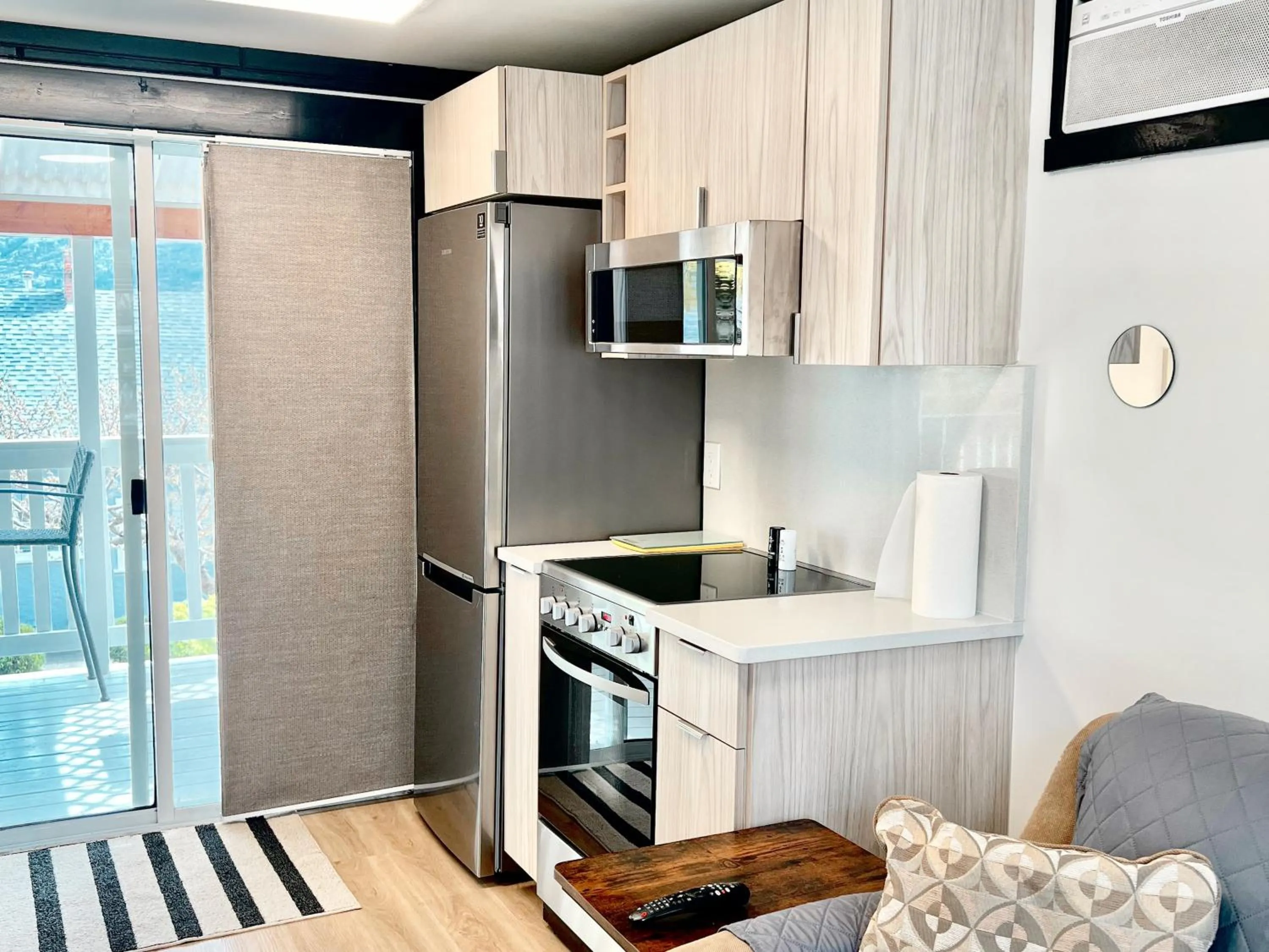 kitchen in Peachland Beach Resort