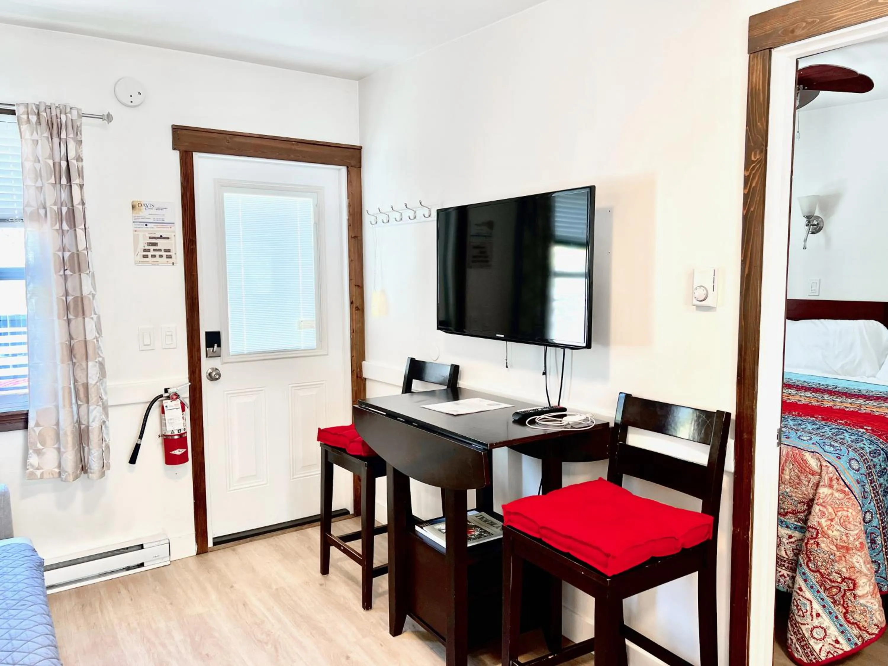 TV and multimedia, Bed in Peachland Beach Resort