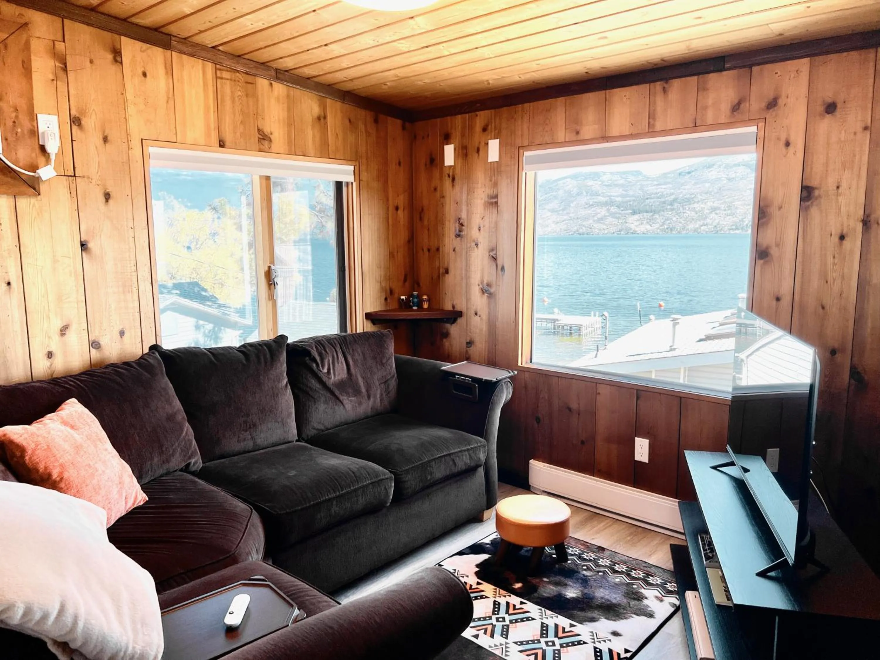 TV and multimedia in Peachland Beach Resort