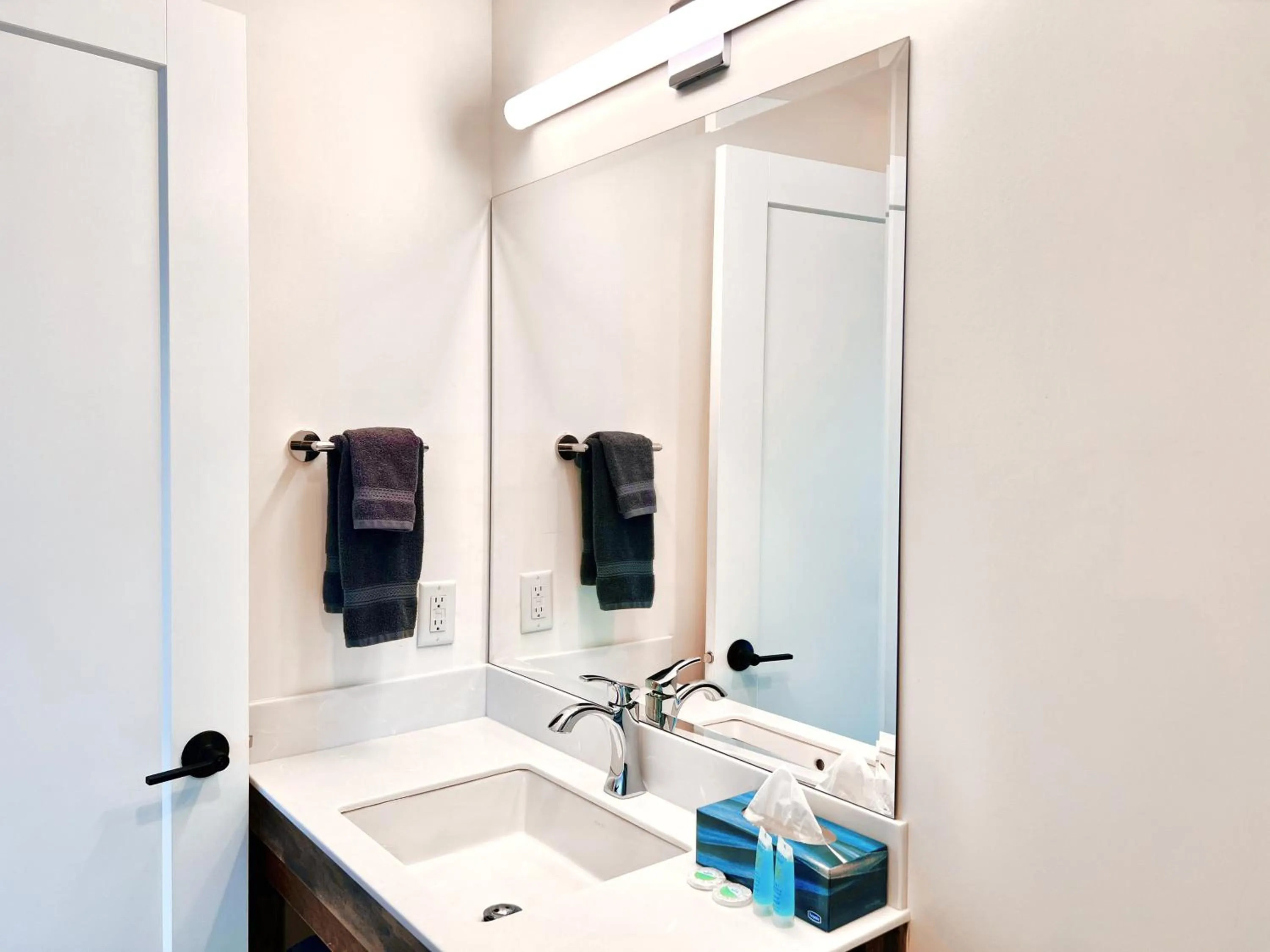 Shower in Peachland Beach Resort