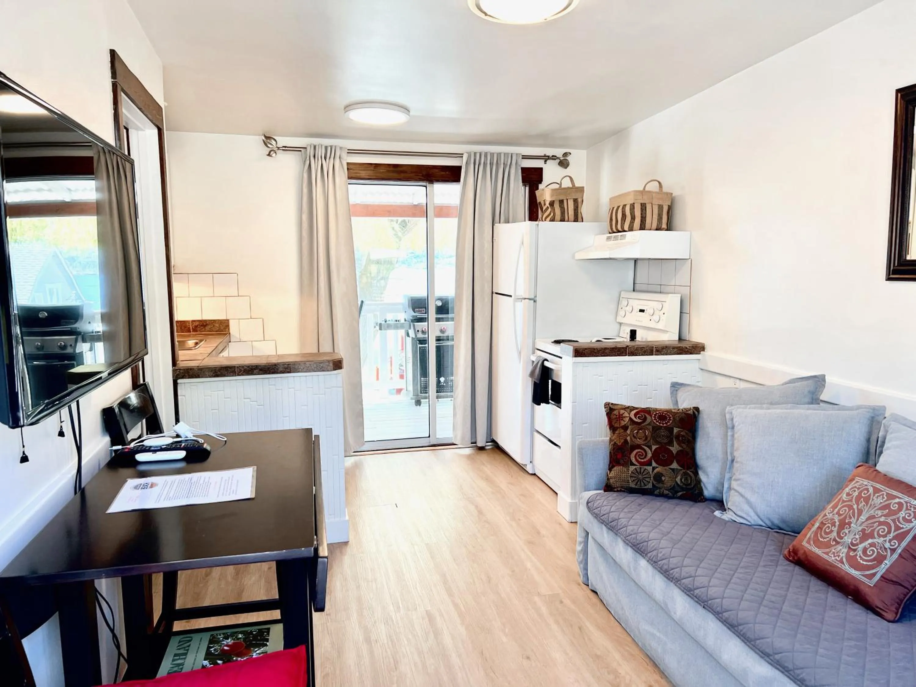 TV and multimedia in Peachland Beach Resort