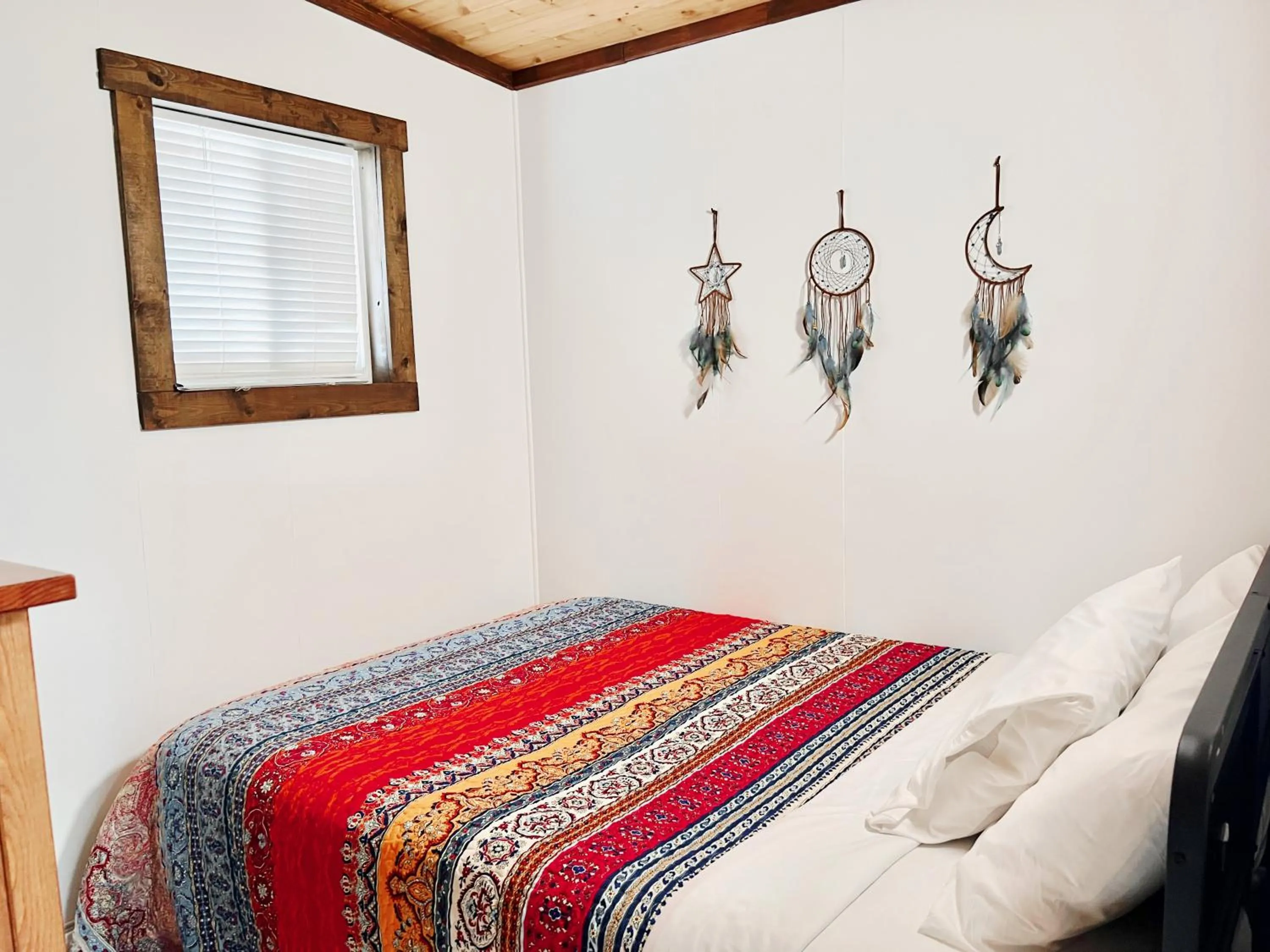 Bed in Peachland Beach Resort