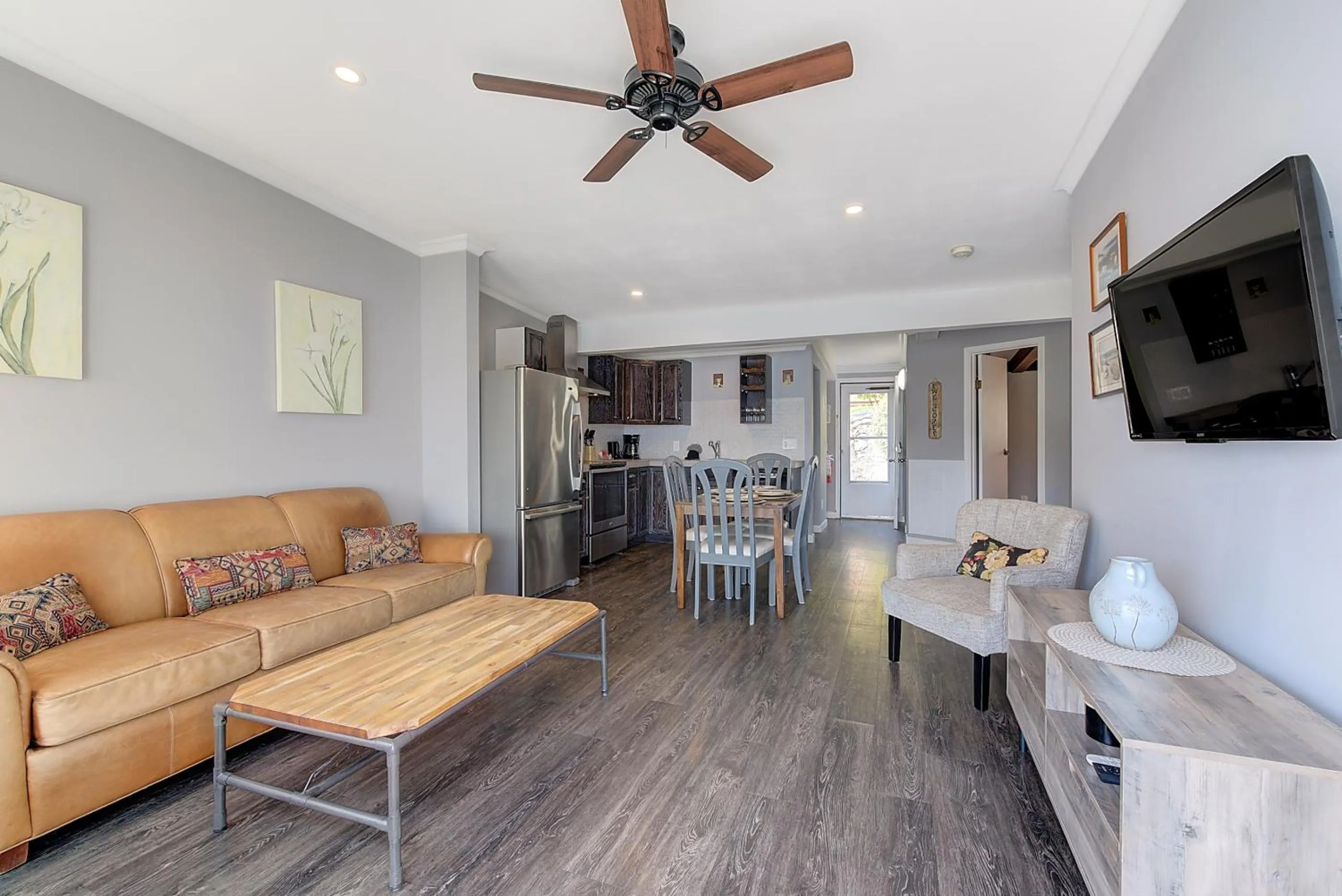 TV and multimedia in Peachland Beach Resort