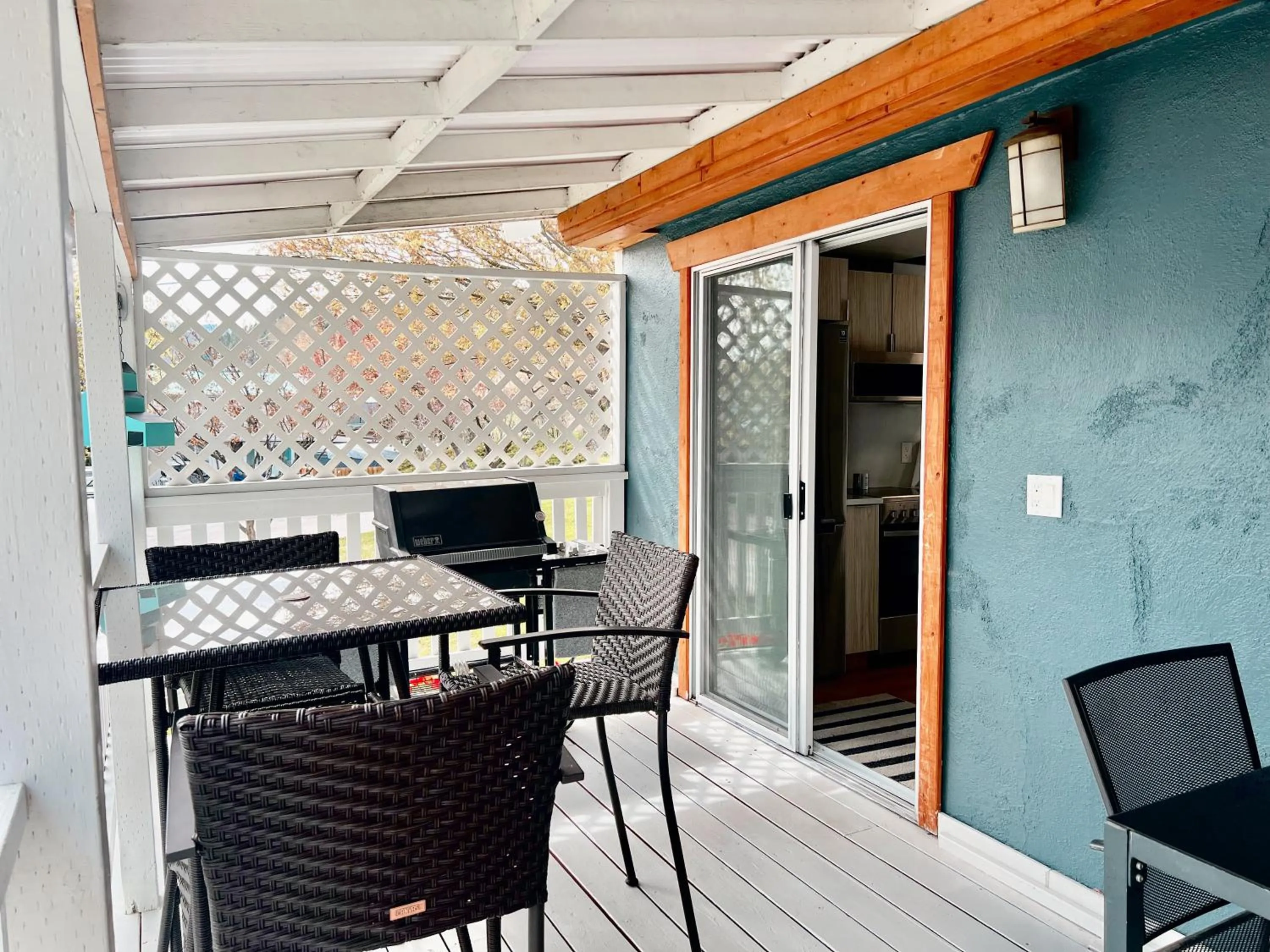 BBQ facilities in Peachland Beach Resort